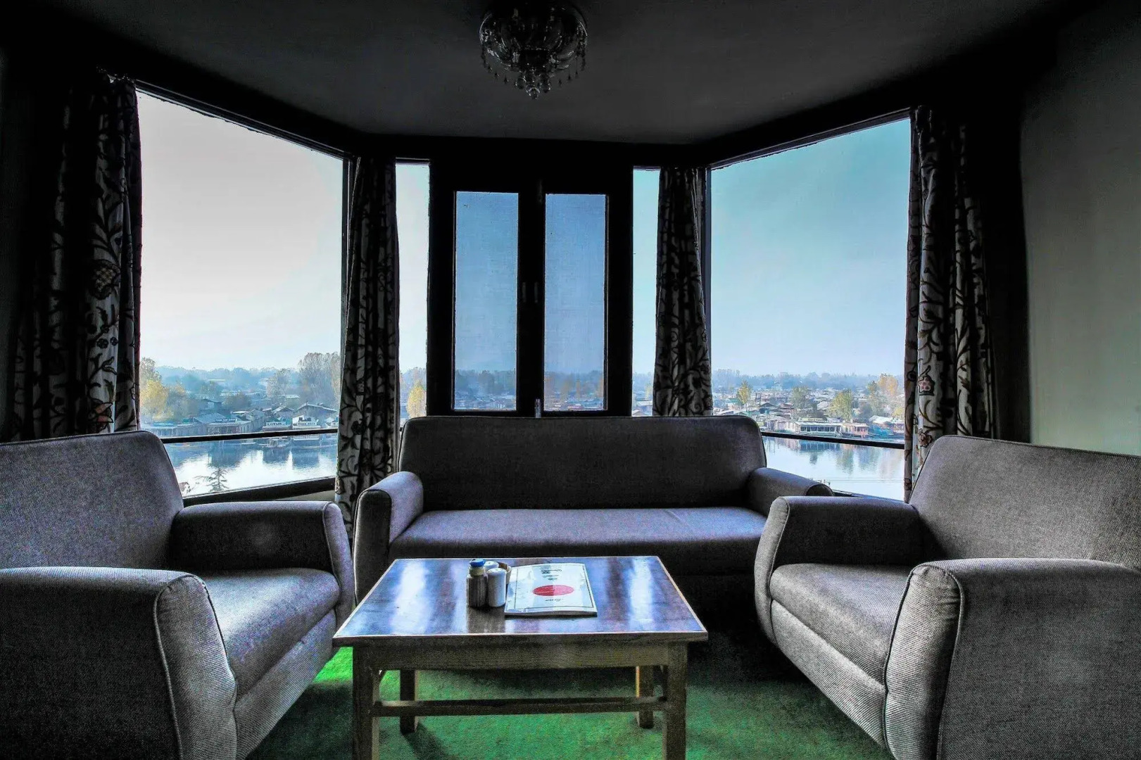 Welcome Hotel at Srinagar