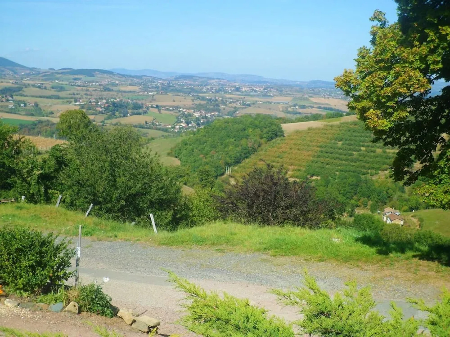 House With 5 Bedrooms in Courzieu, With Furnished Garden and Wifi