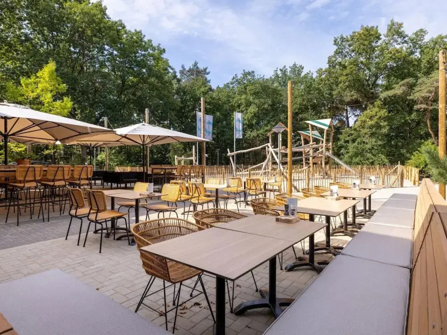 Bungalow in Park De Peel - Car-free Retreat