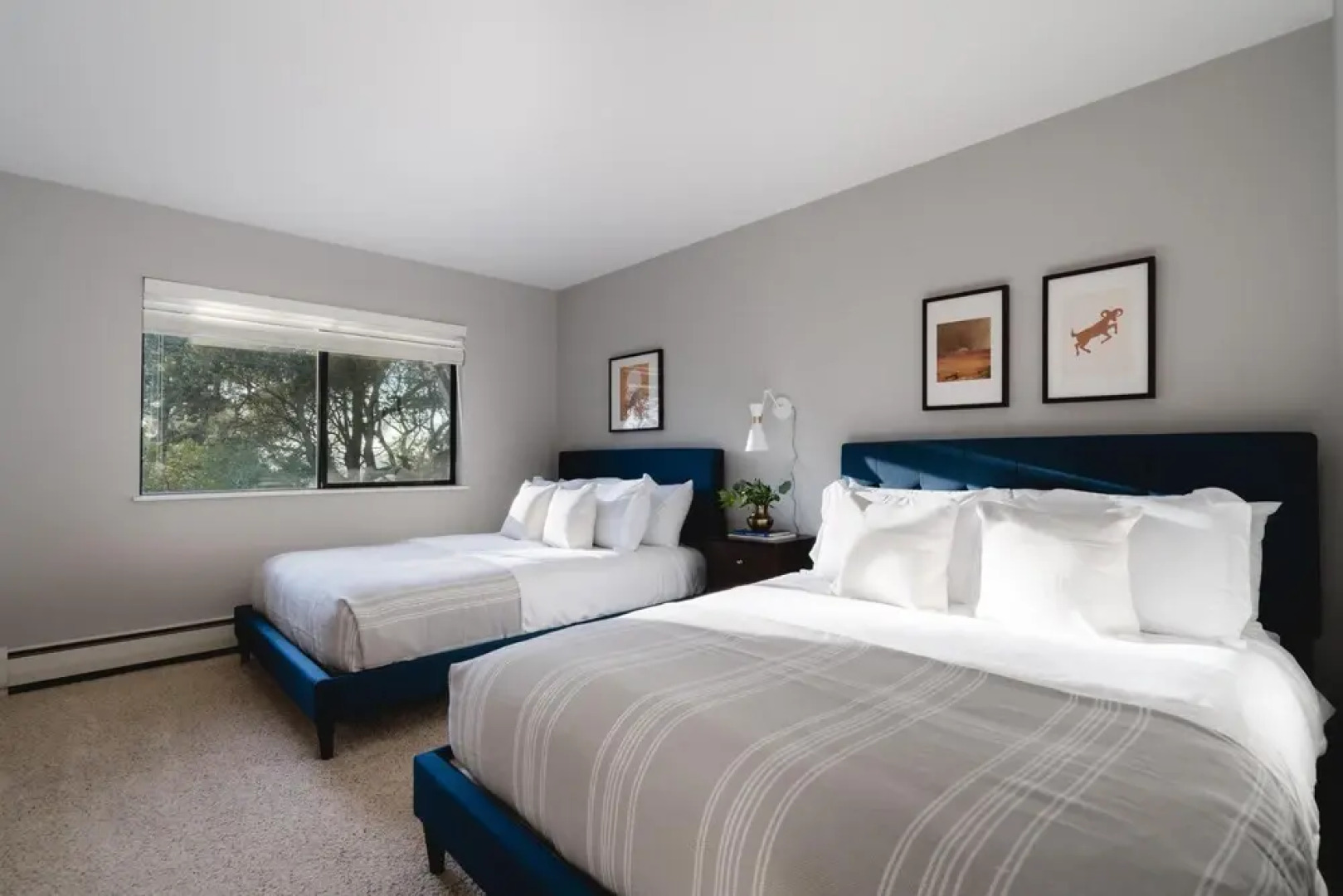 Rivendell - Spacious Home w Pool Arcade Games & Expansive Patio Santa Rosa