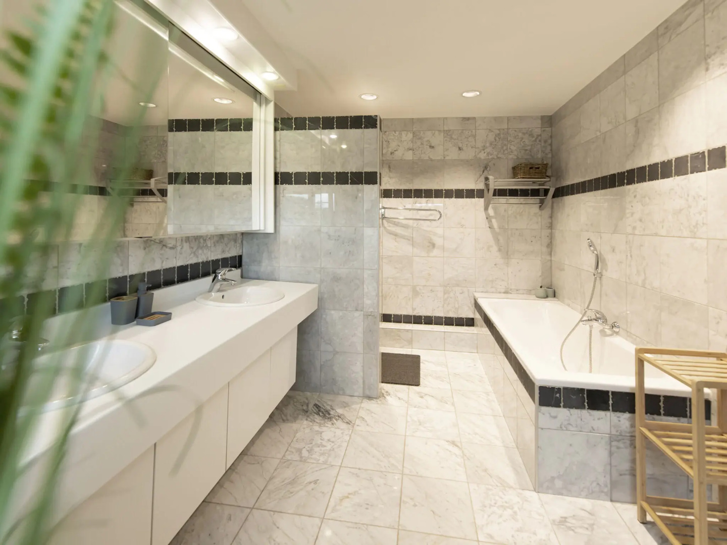 Luxury villa with heated pool, close to Maastricht and Liège