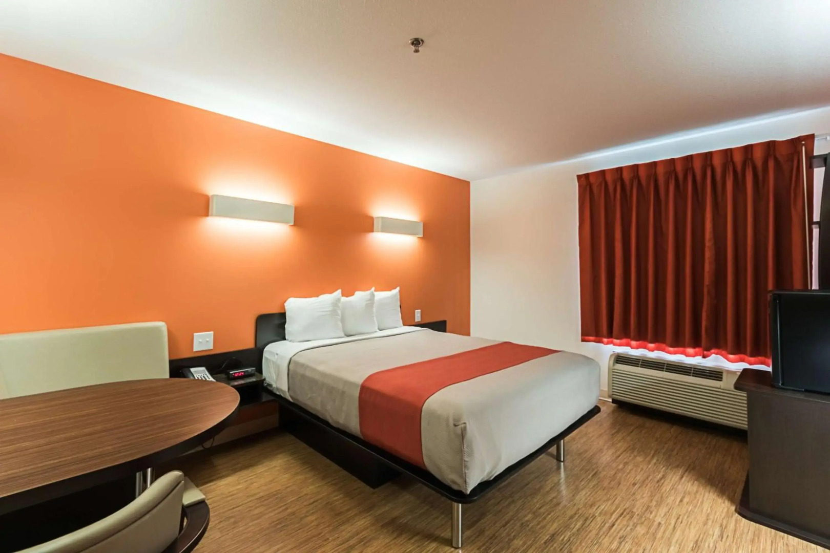 Motel 6 Moosomin, SK