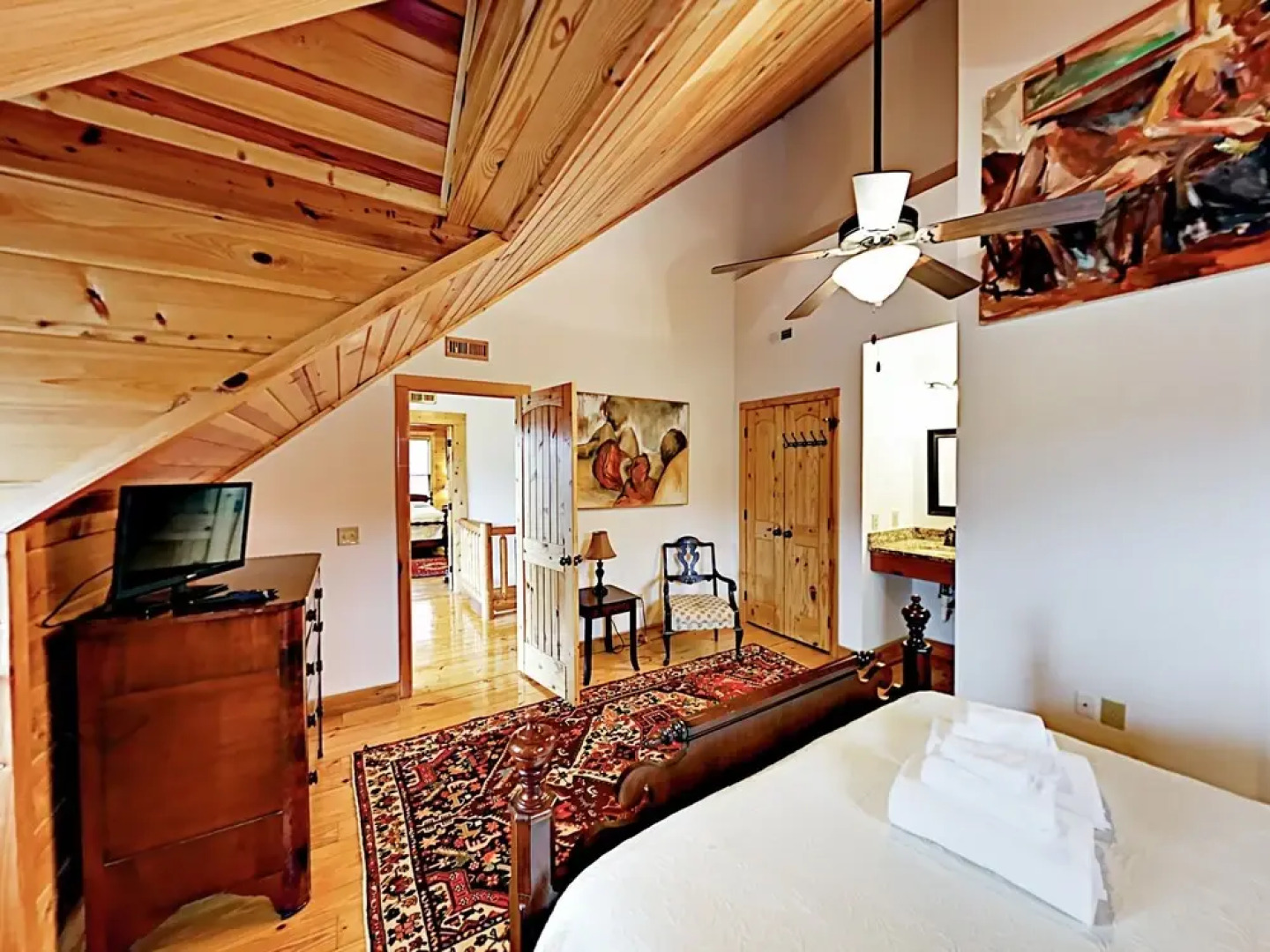 Linger Longer Lodge - 8 Br Home