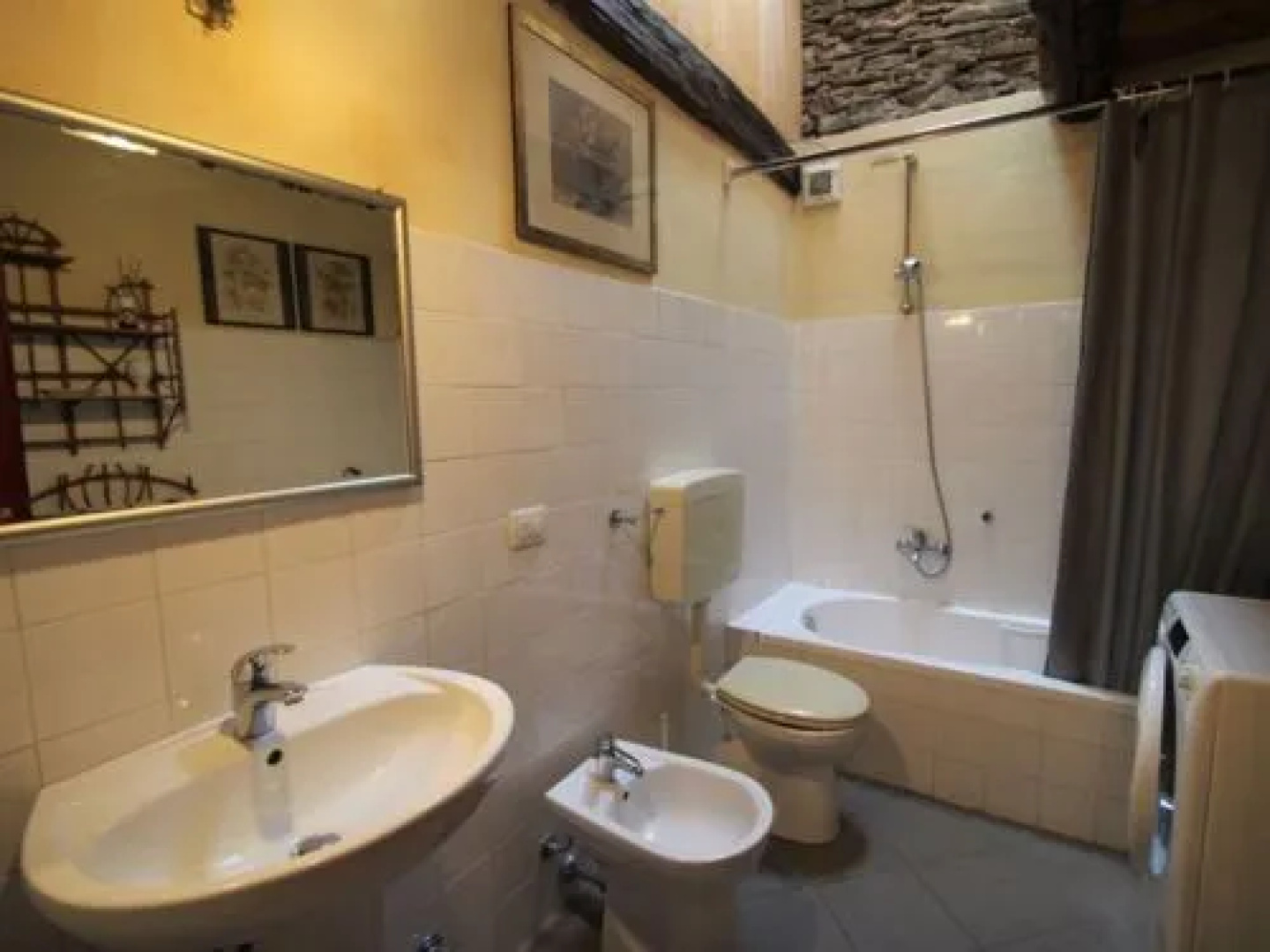 House Annalina Castelveccana