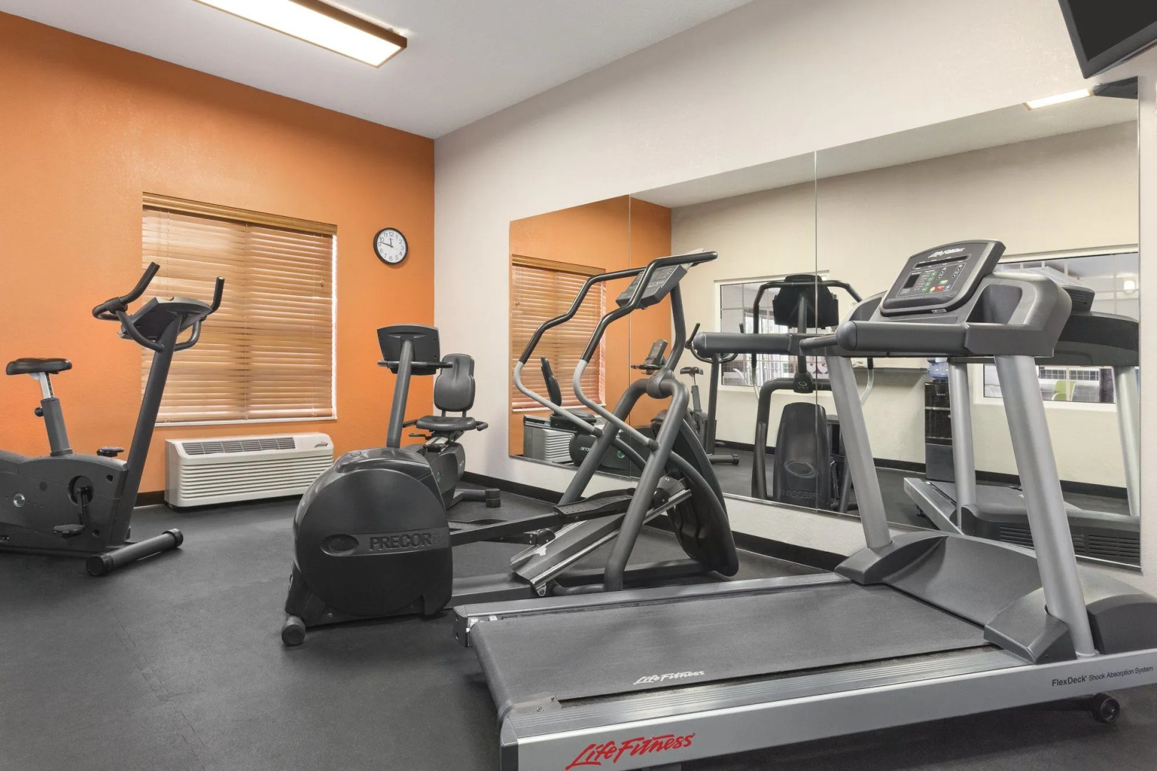 Country Inn & Suites by Radisson, Salina, KS