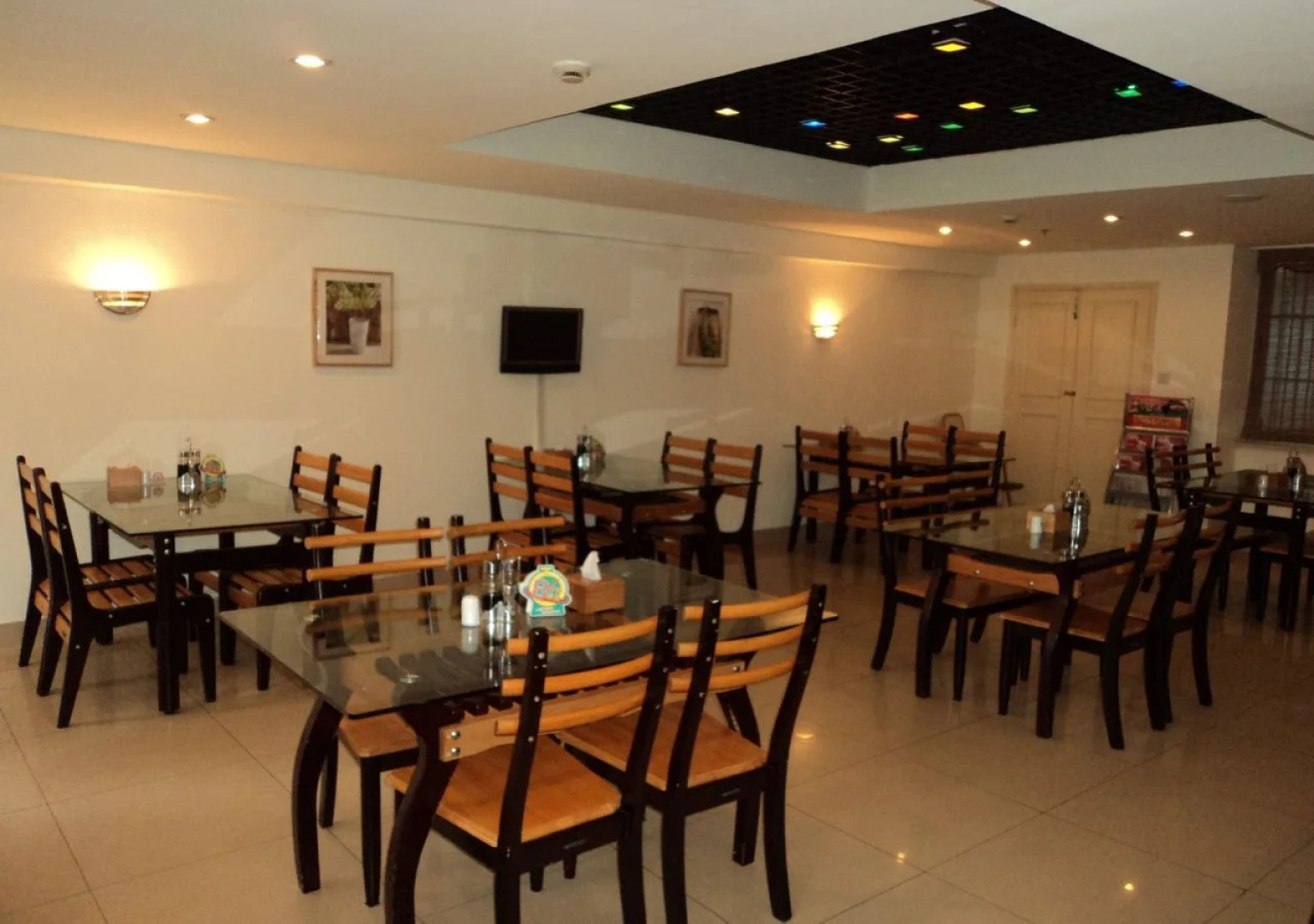 Ji Hotel (Shanghai Hailun Road Metro Station)