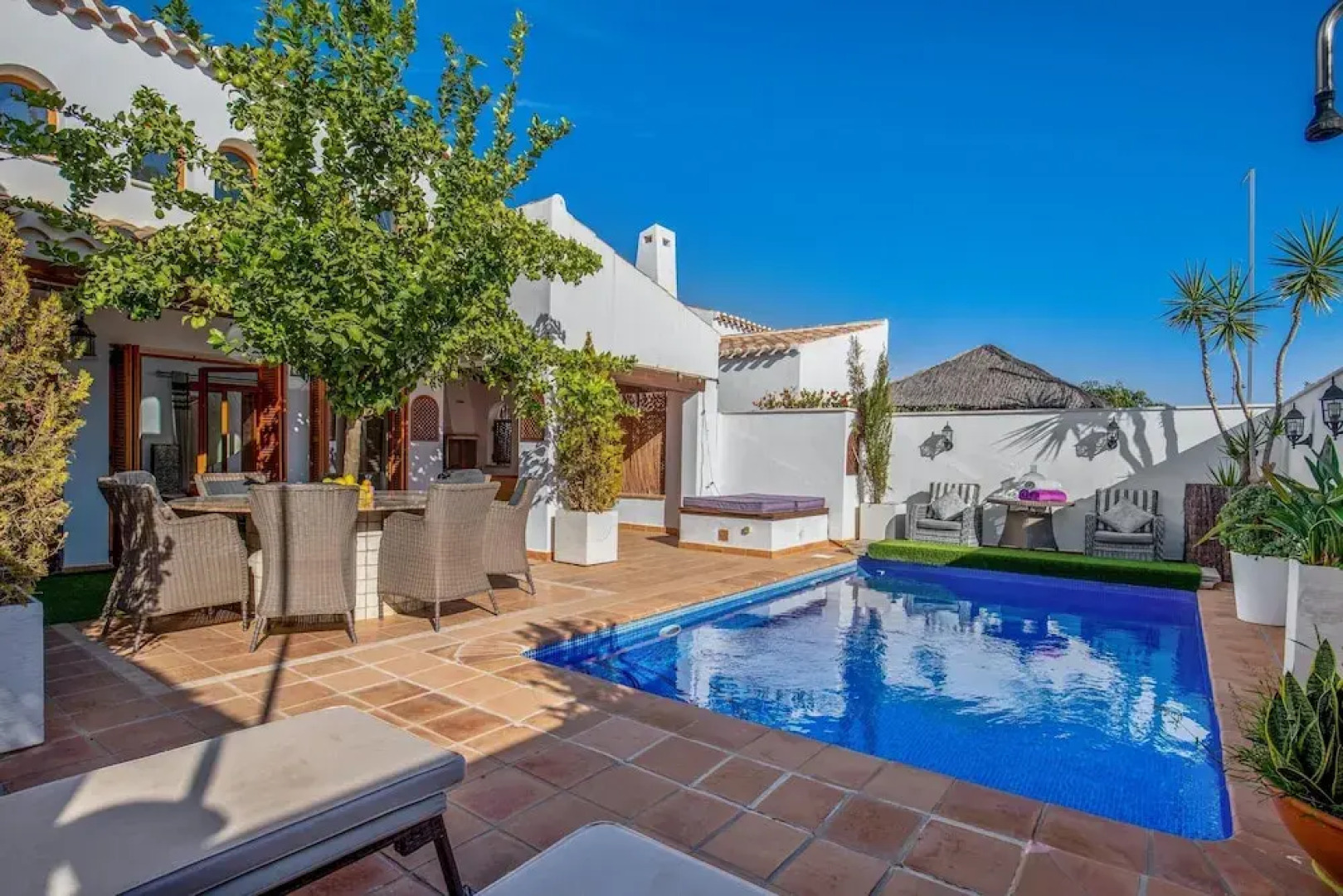 Luxurious Villa in Baños y Mendigo, Spain - Perfect for Families and Groups