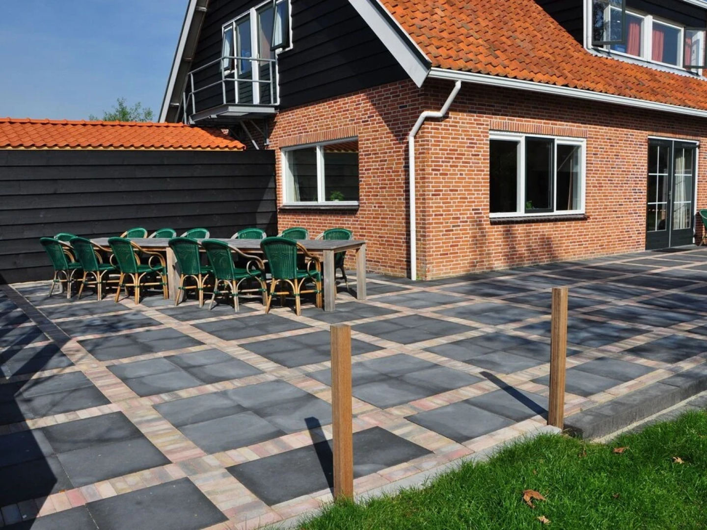 Beautiful group accommodation with facilities near the sea