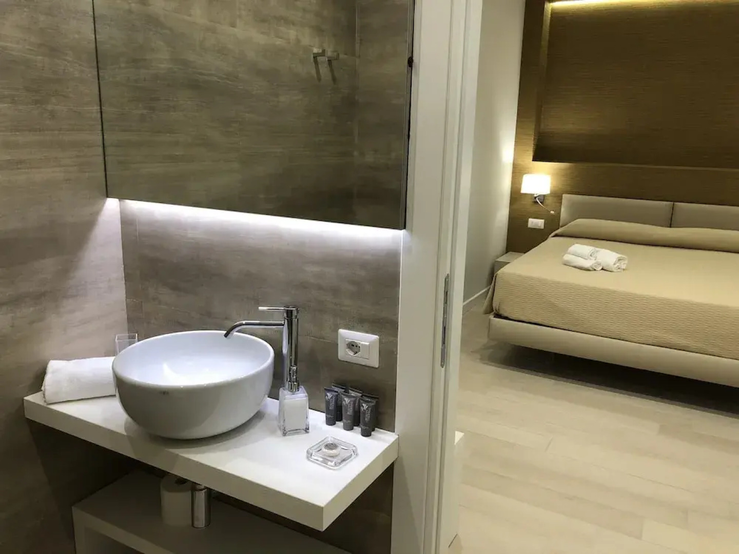 Isola Bella Infinity Suites