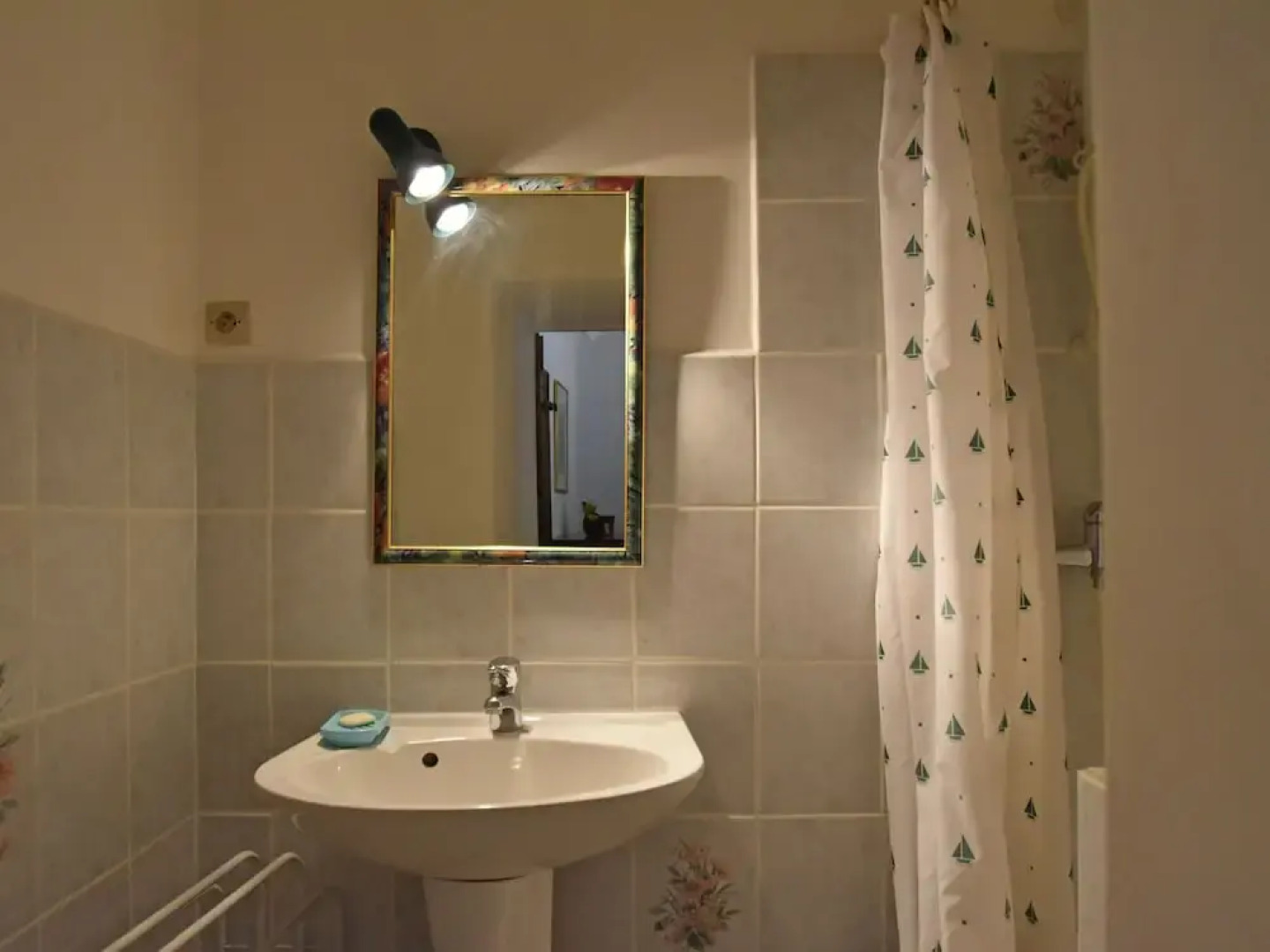 Magnificent Castle in Viols-le-fort With Swimming Pool