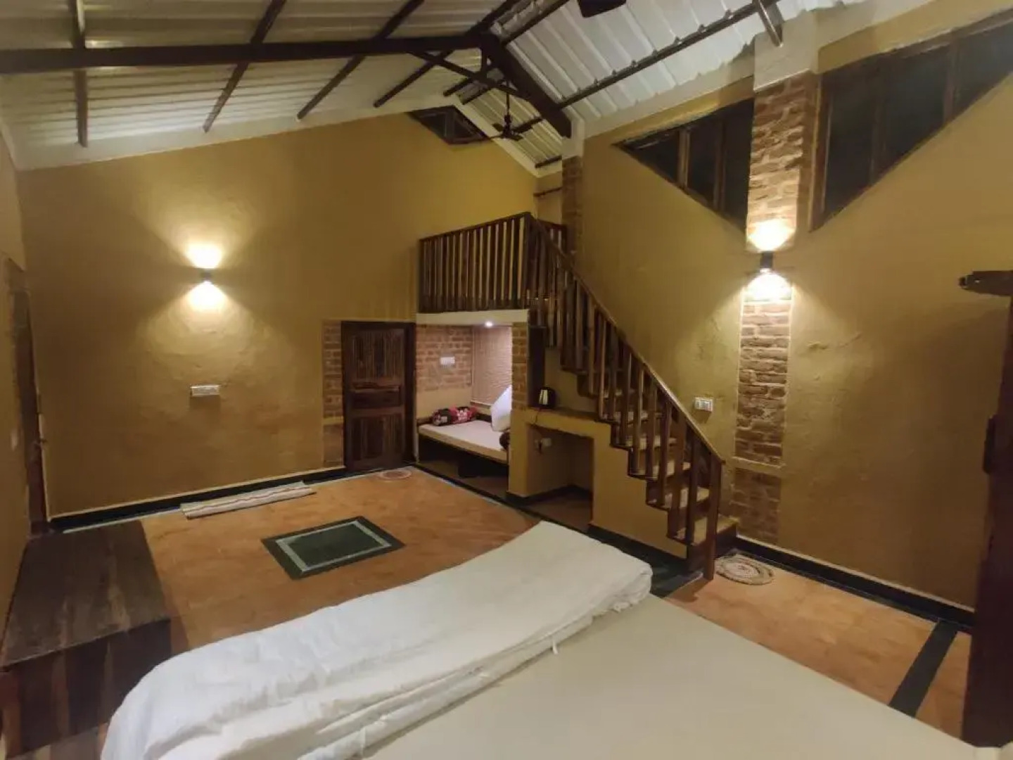 Surwahi Social Ecoestate Kanha