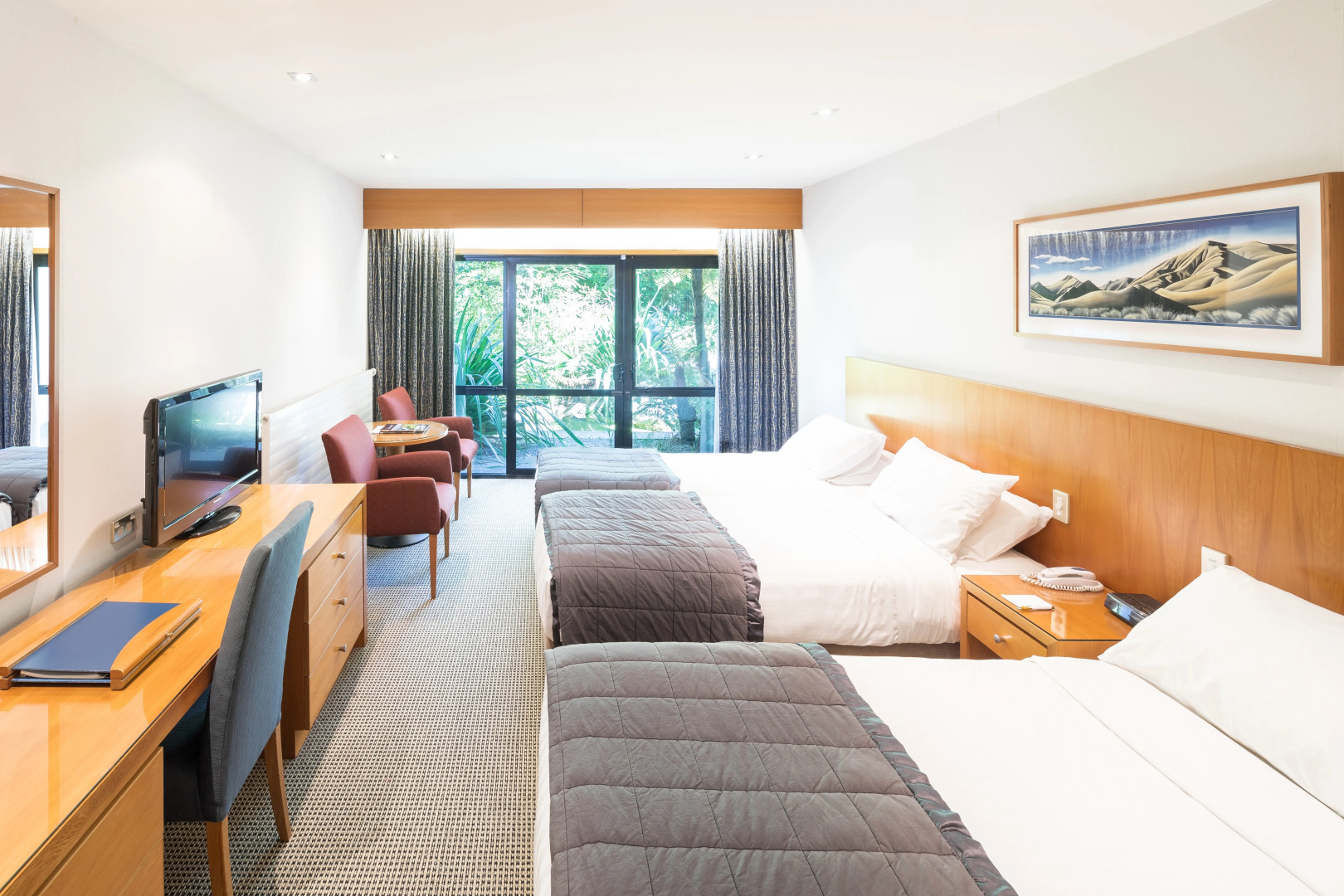 Commodore Airport Hotel