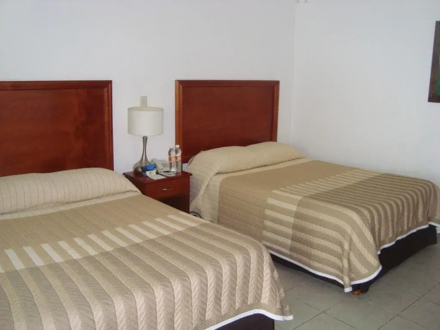 NAH SAM CHAK La Casa Rosada