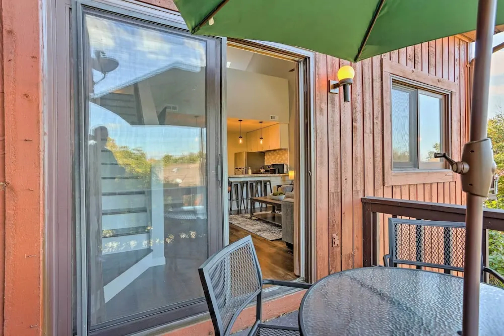 2 Mi to Waterpark: Vernon Township Gem w/ Balcony