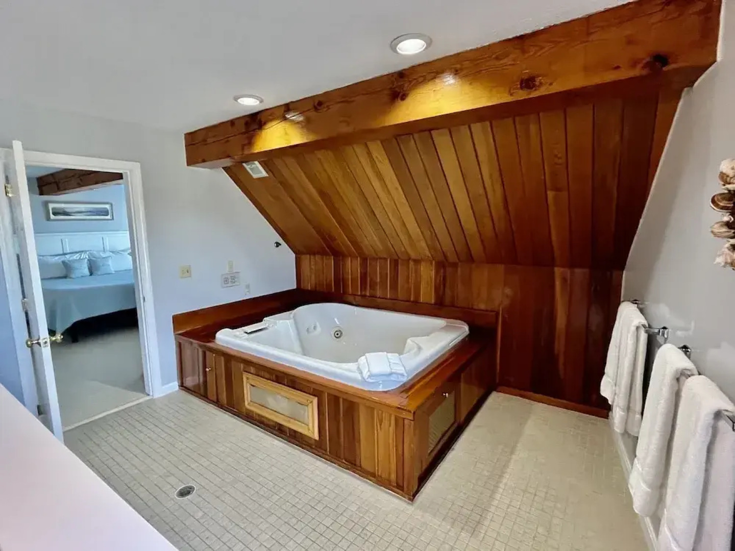 Elmwood Resort Hotel