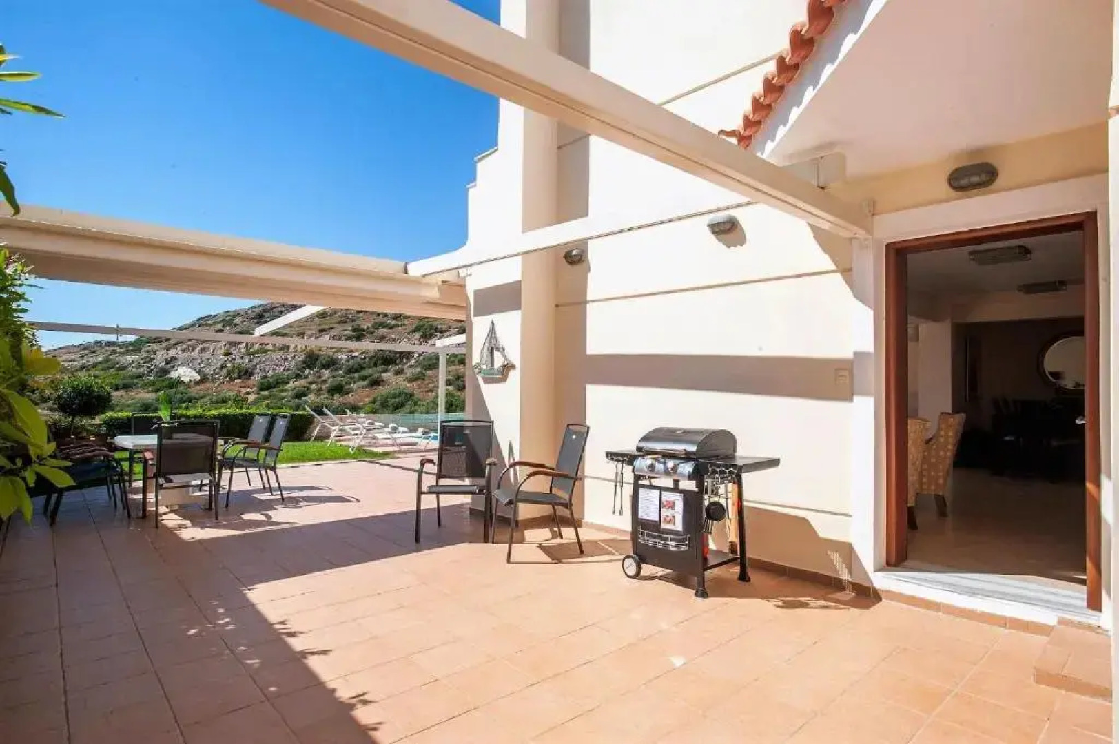 Holiday villa SUNJOY 100m. from the beach.