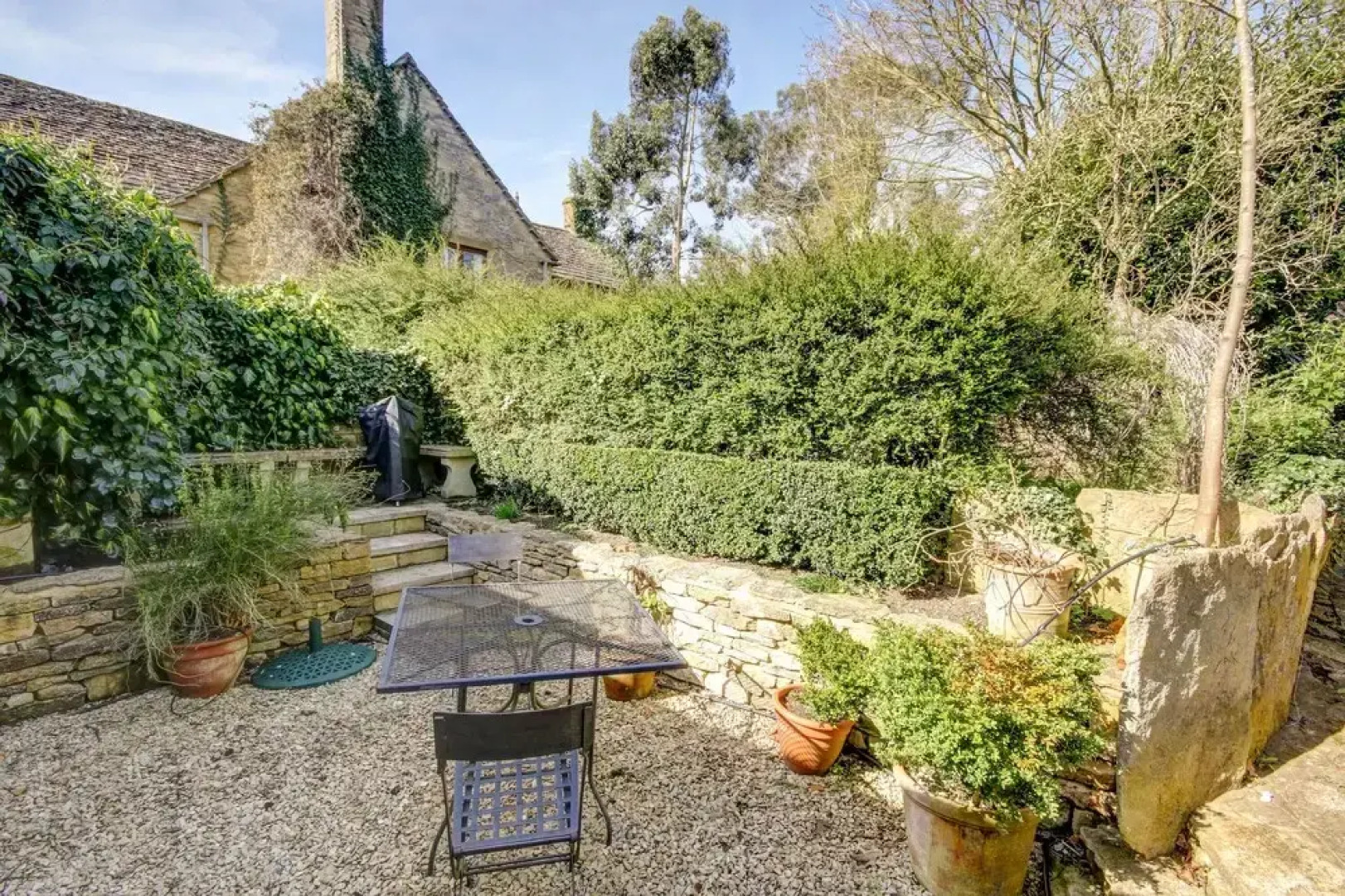 Stone Cottage close to village shop, pool & pub