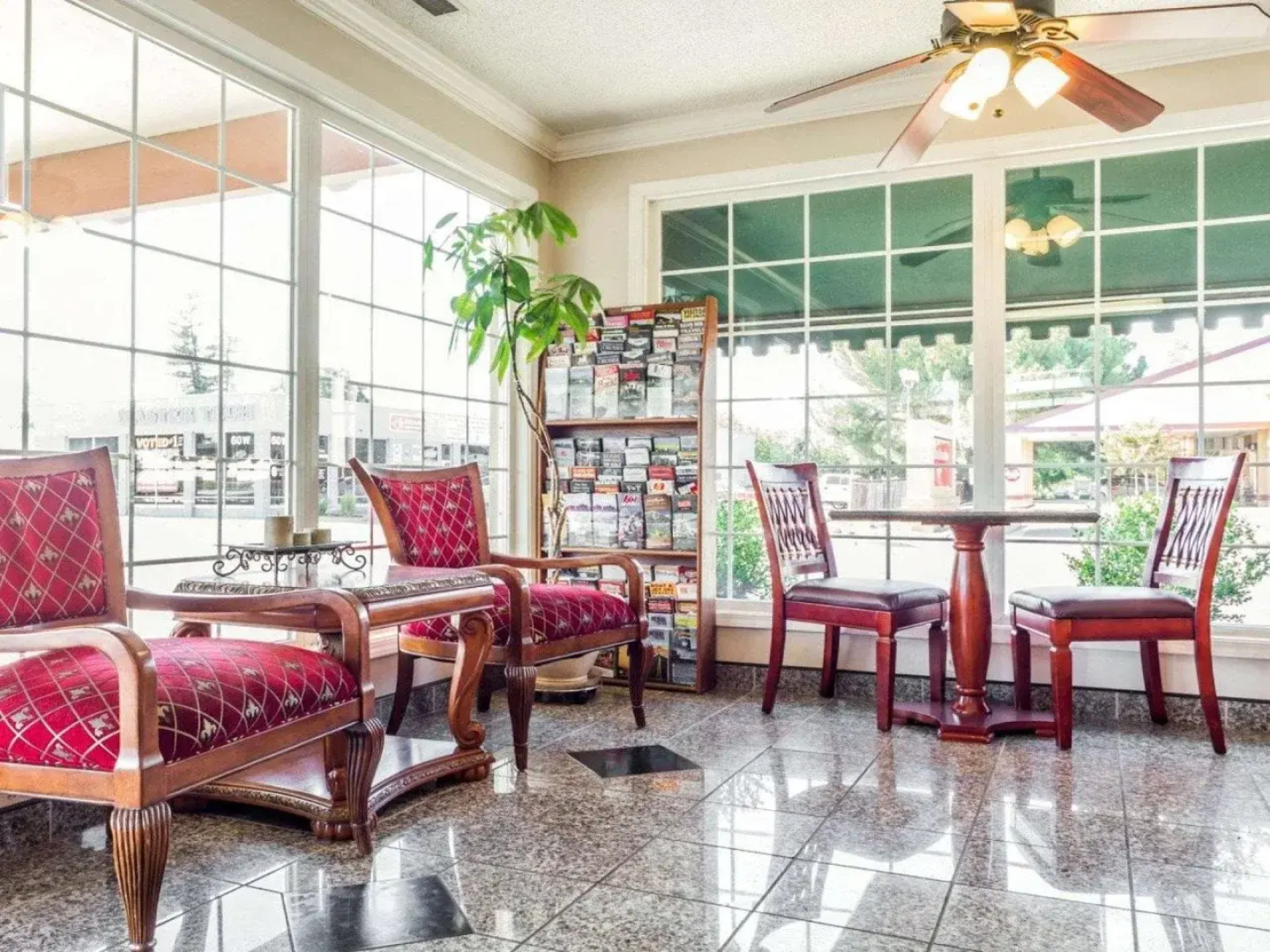 Econo Lodge Woodland near I-5