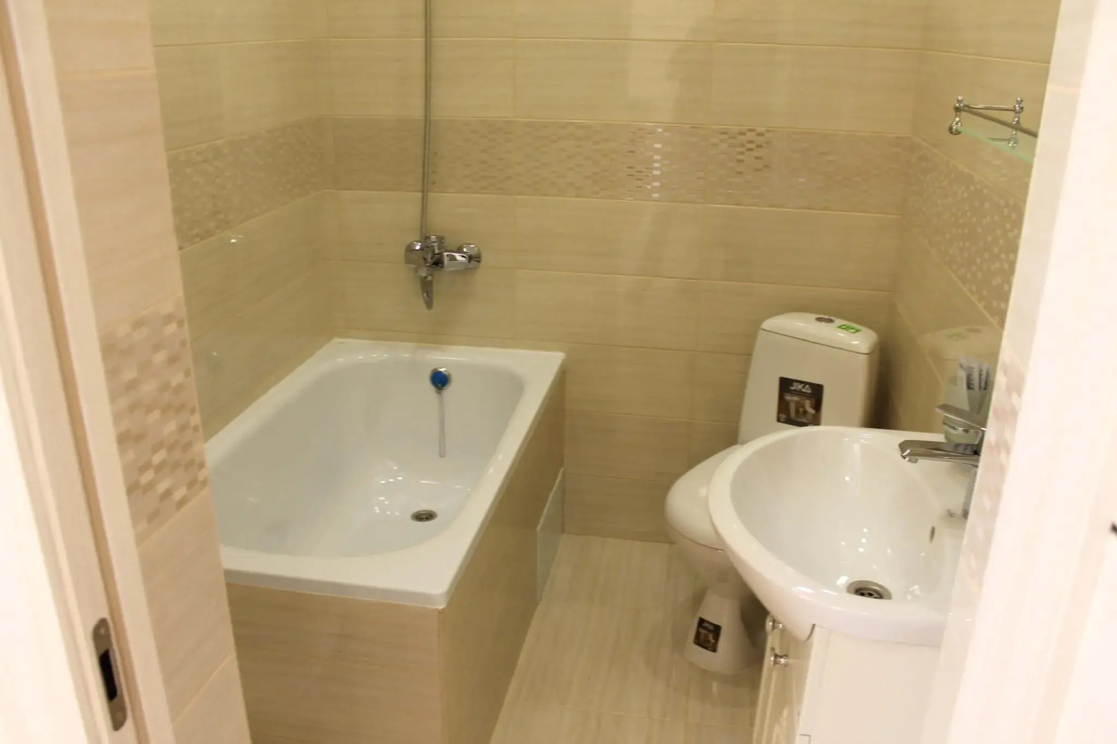 Виктория (Адлер)