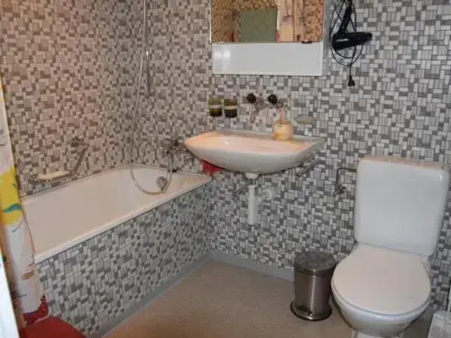 Apartment Aegertenstrasse 18 # 1