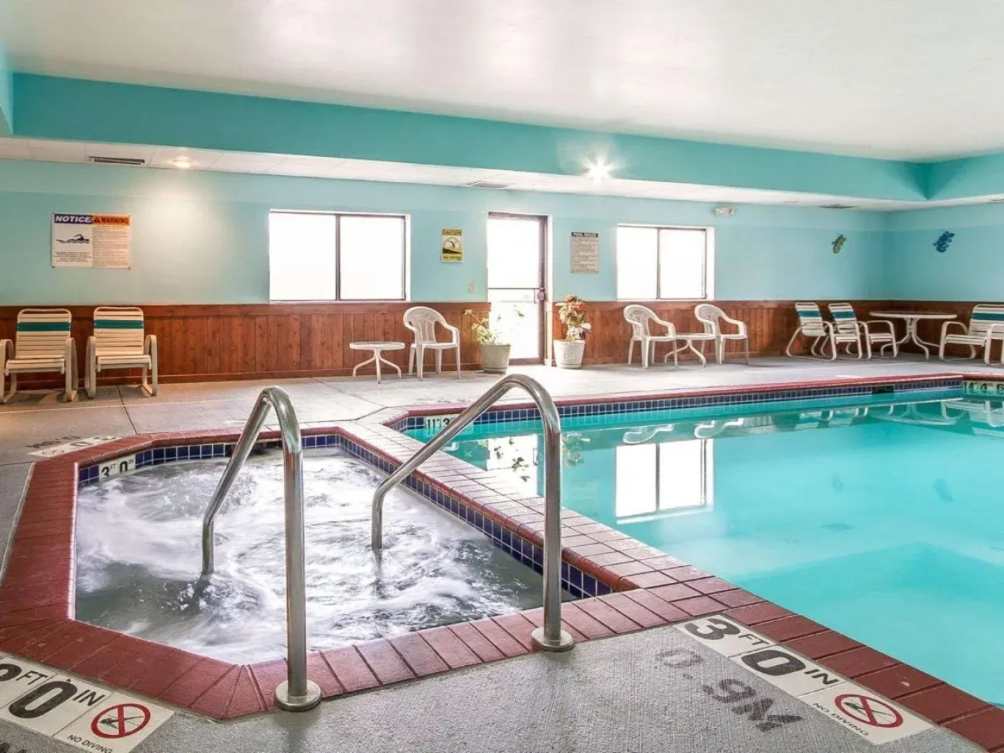 AmericInn by Wyndham Reedsburg