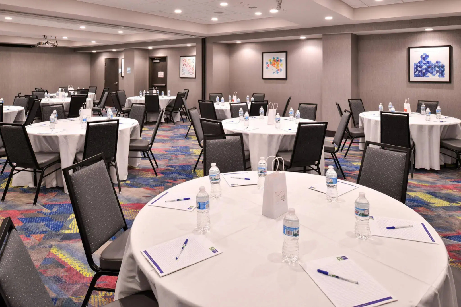 Holiday Inn Express & Suites Bryant - Benton Area by IHG