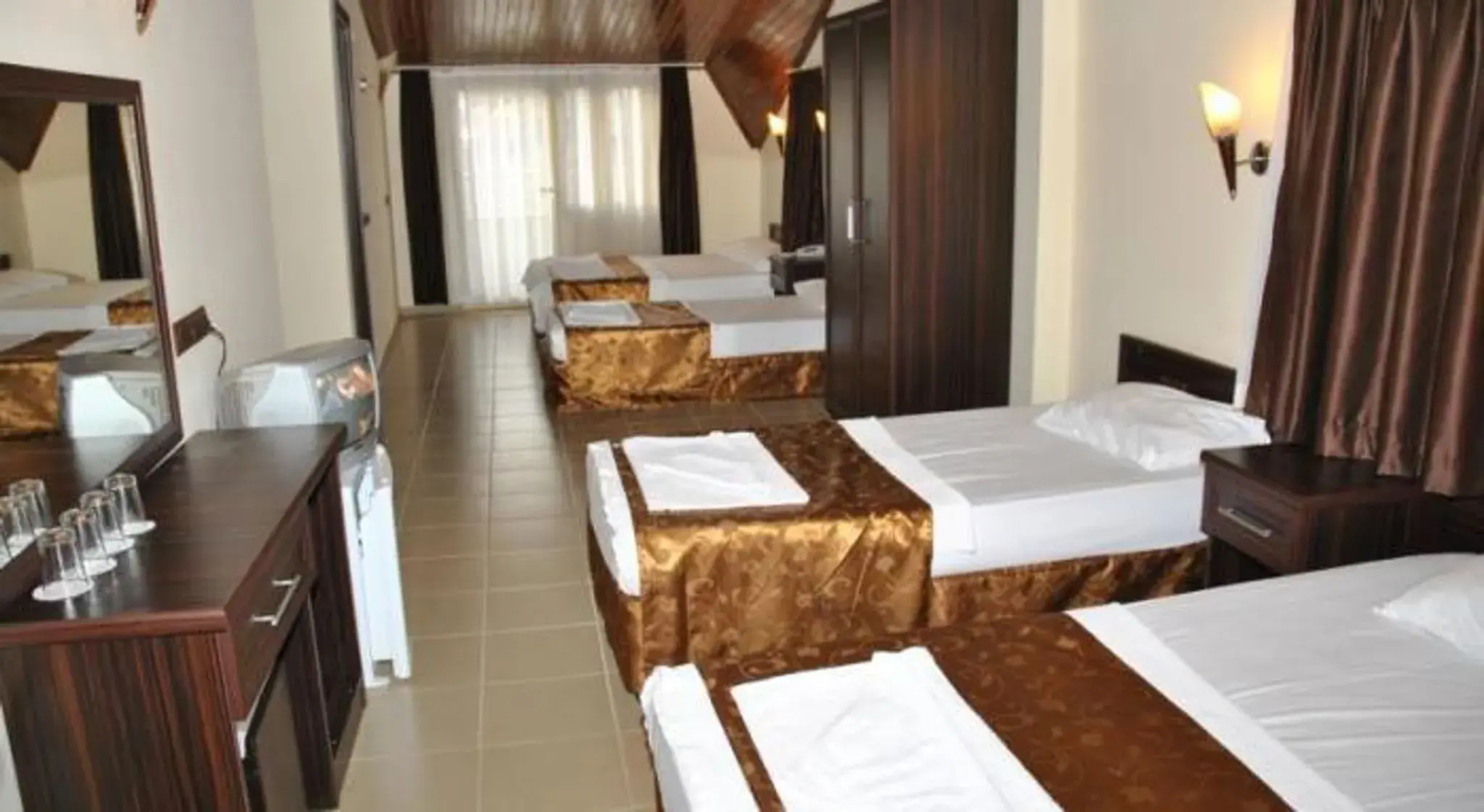 Green Palm Hotel