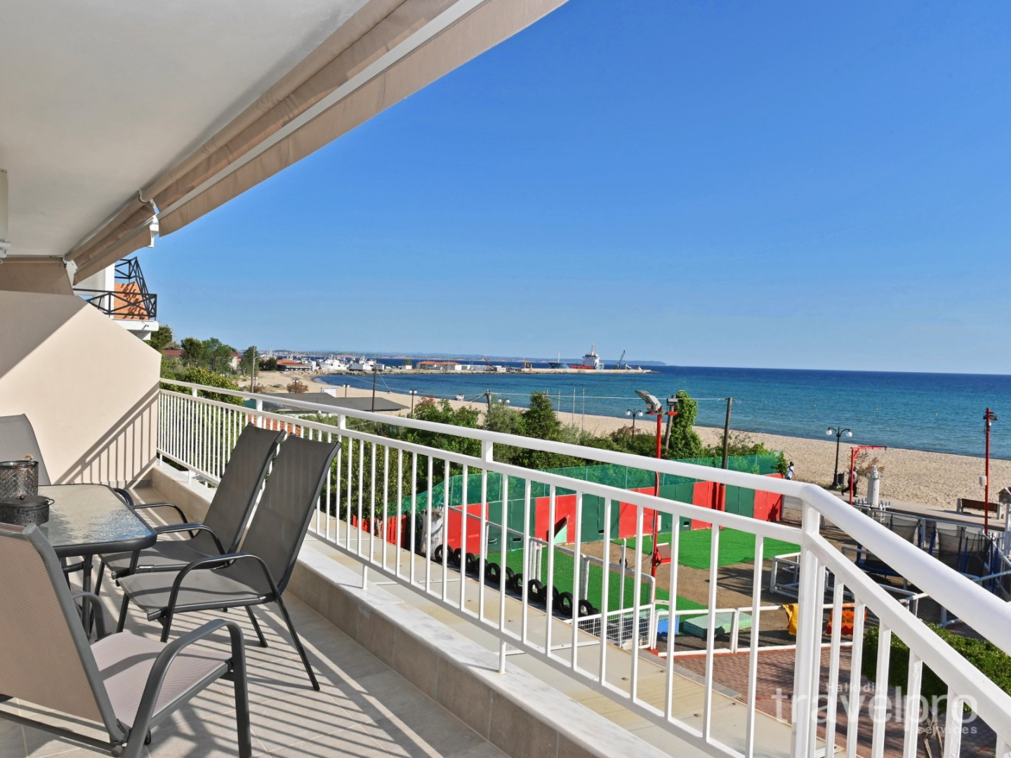 Sabbia Seafront Apartment  2 by TravelPro Serv...