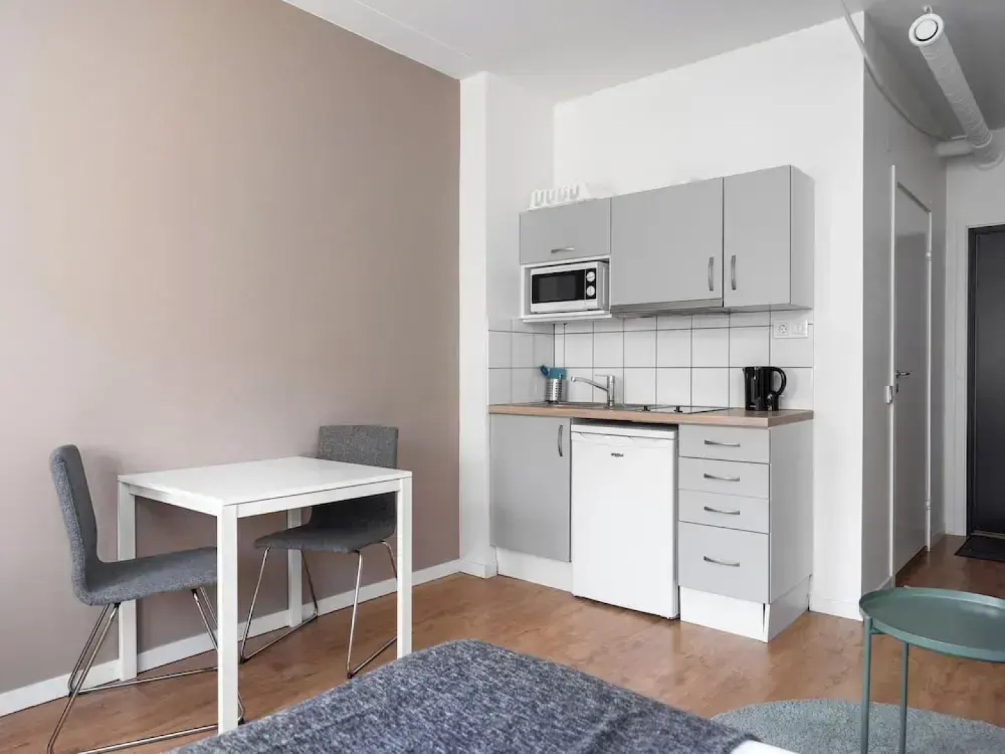 Part-Time Home Hotel Rotebro Station