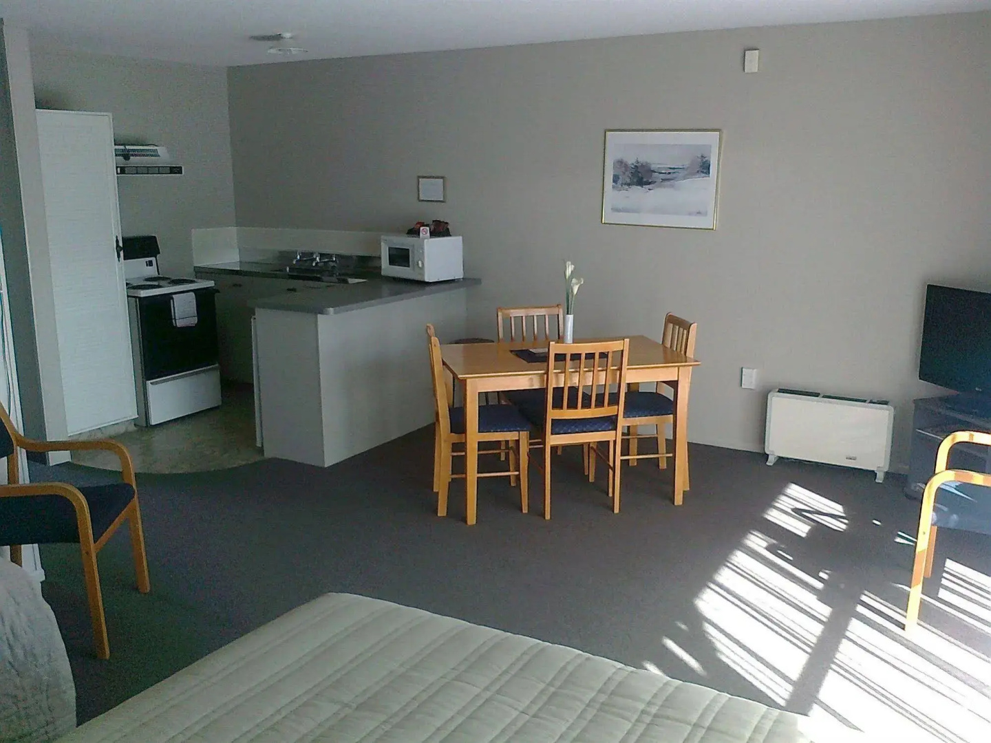 Cobblestone Court Motel – Wenzel Motels