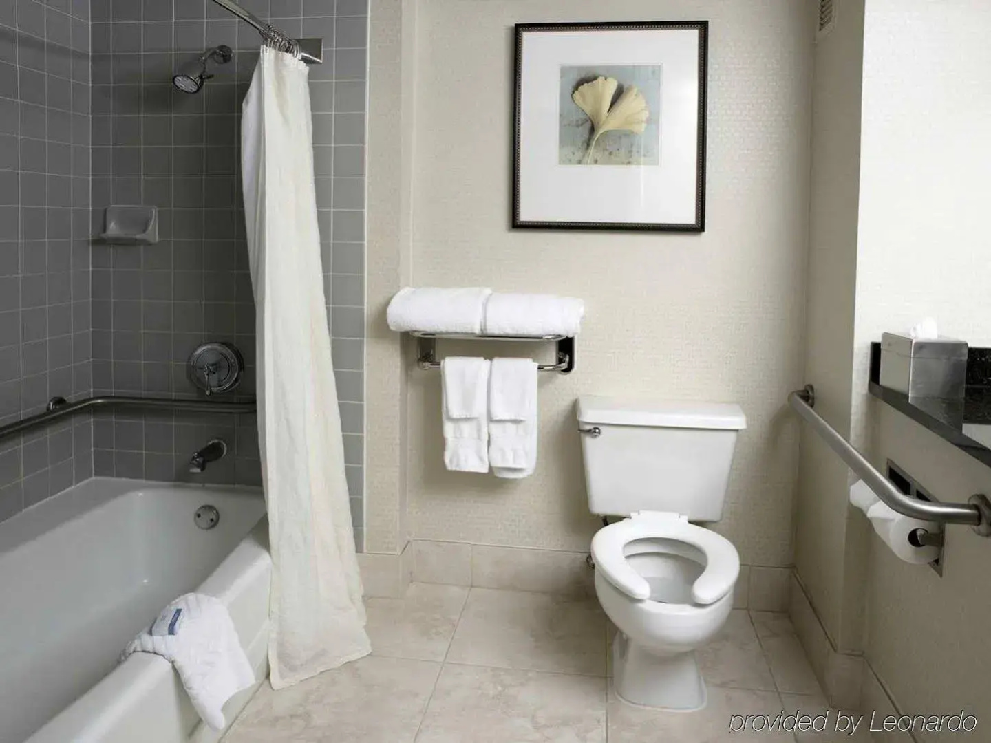 DoubleTree by Hilton Charlotte Airport
