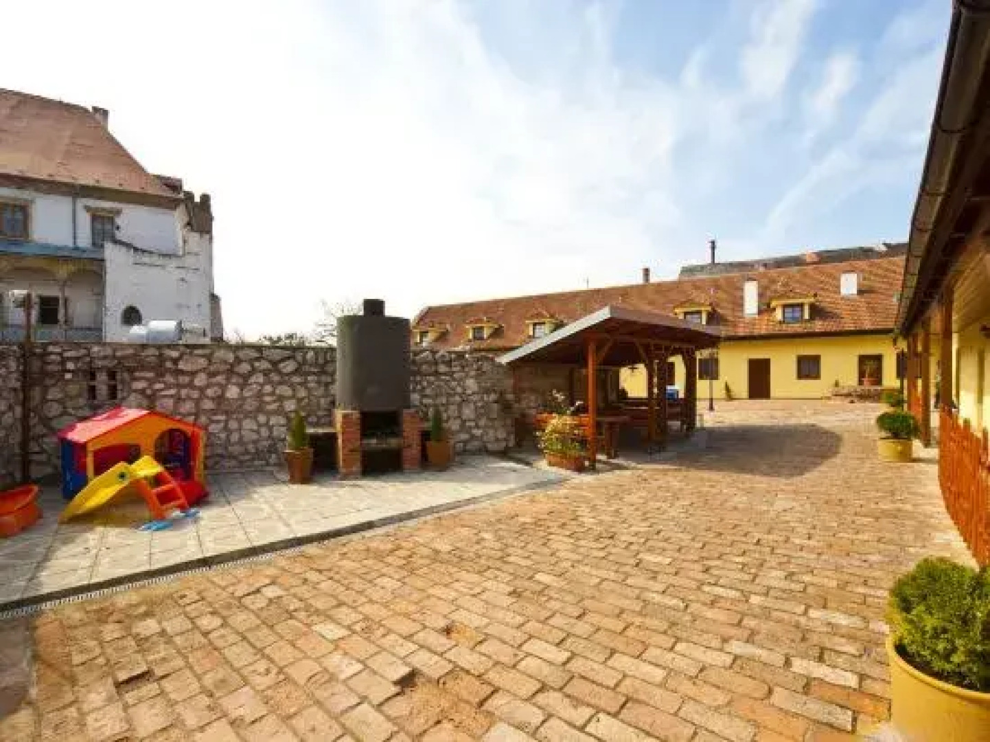 Zámecký penzion Rotunda