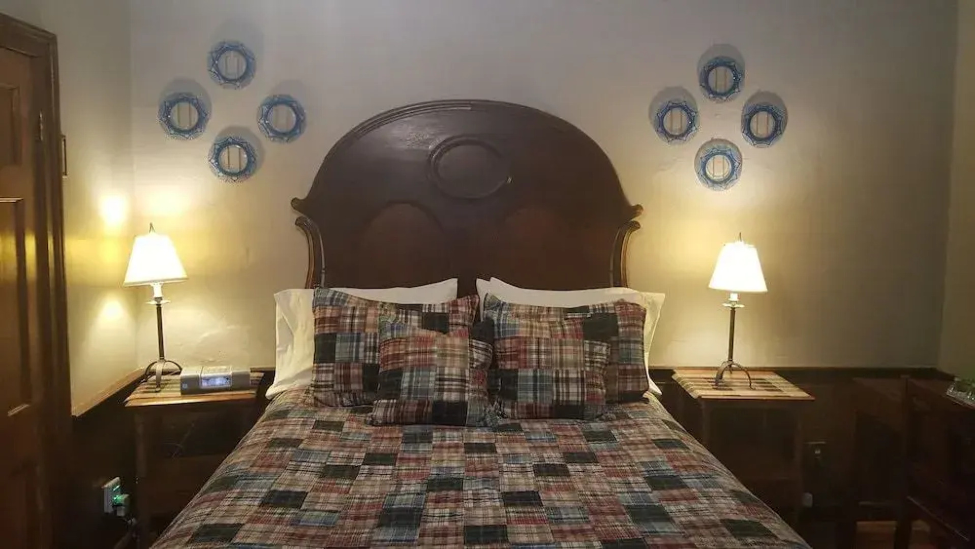 The Inn At The Crossroads