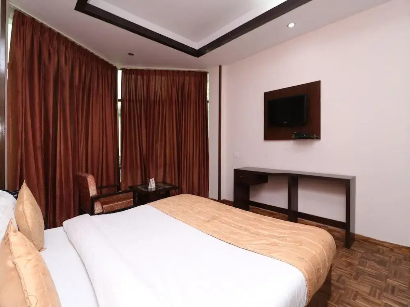 OYO 7547 Hotel Burans Residency
