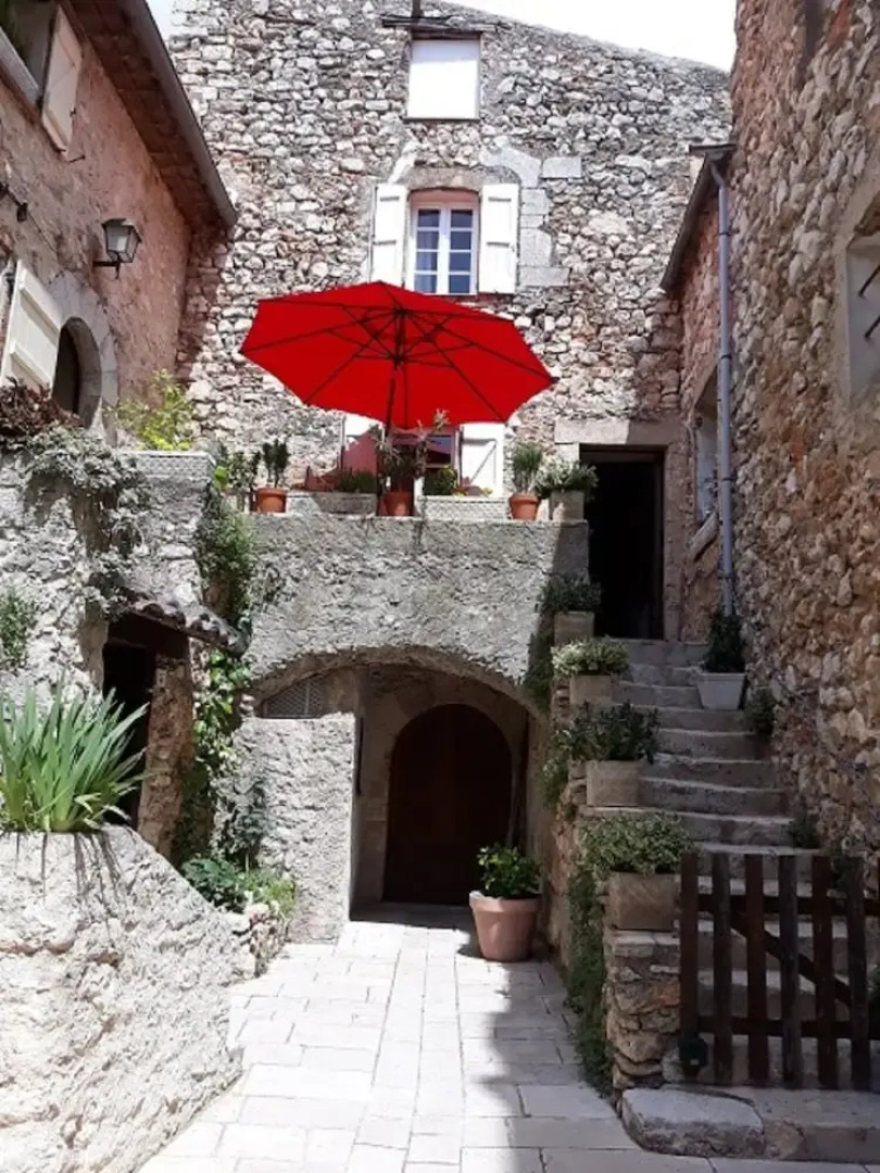 Les Remparts Des Templiers