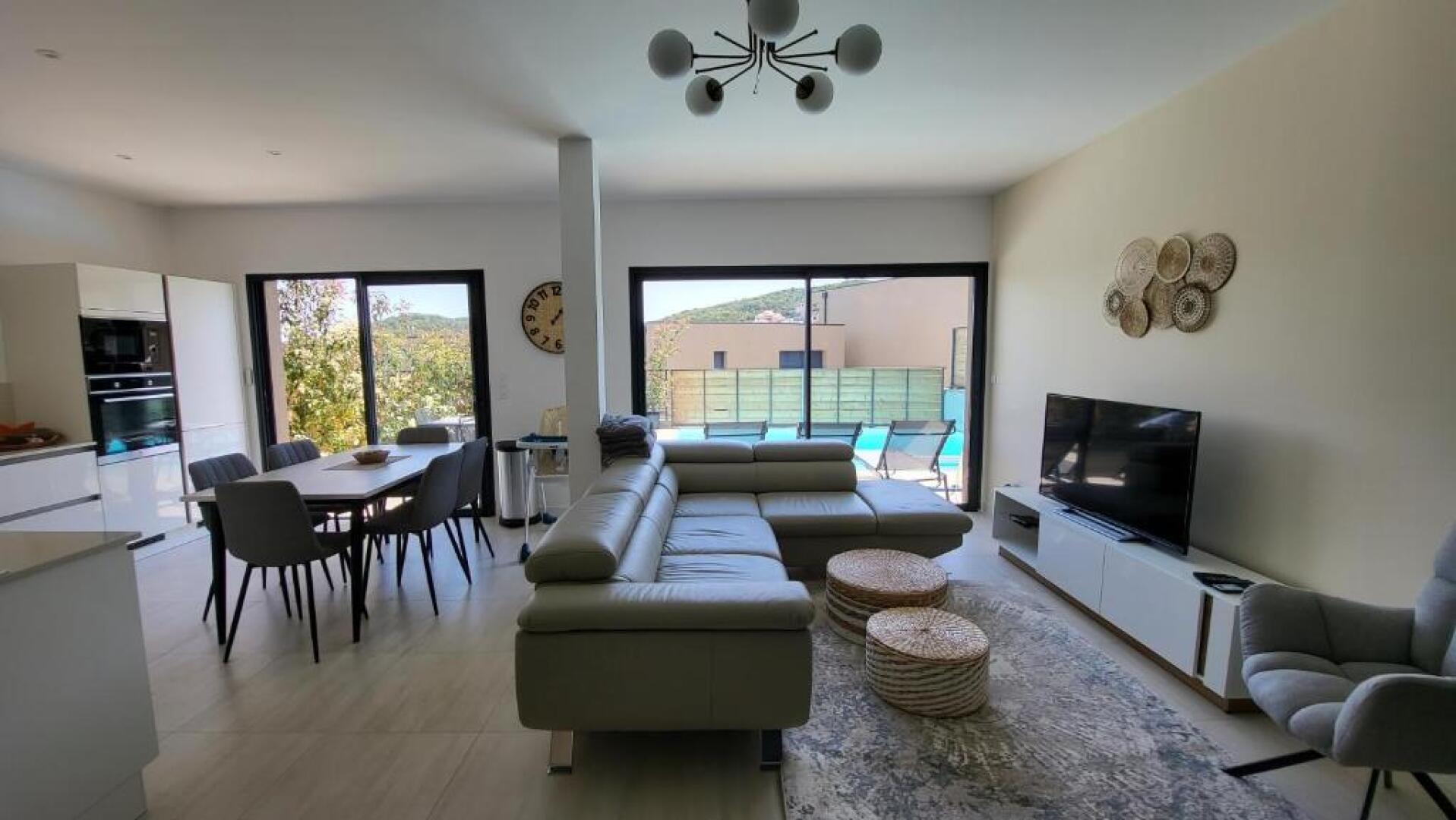 Villa 4 chambres piscine privée à 400m de la plage dans une résidence neuve