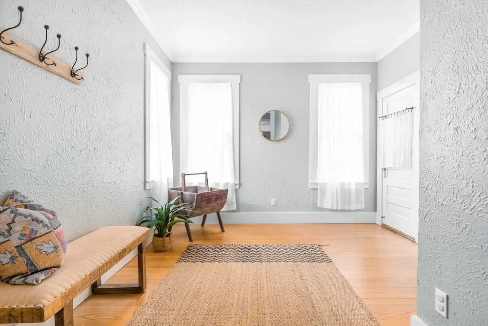 Blue Haus Hot Tub-fire Pit-game Room Walk to Main