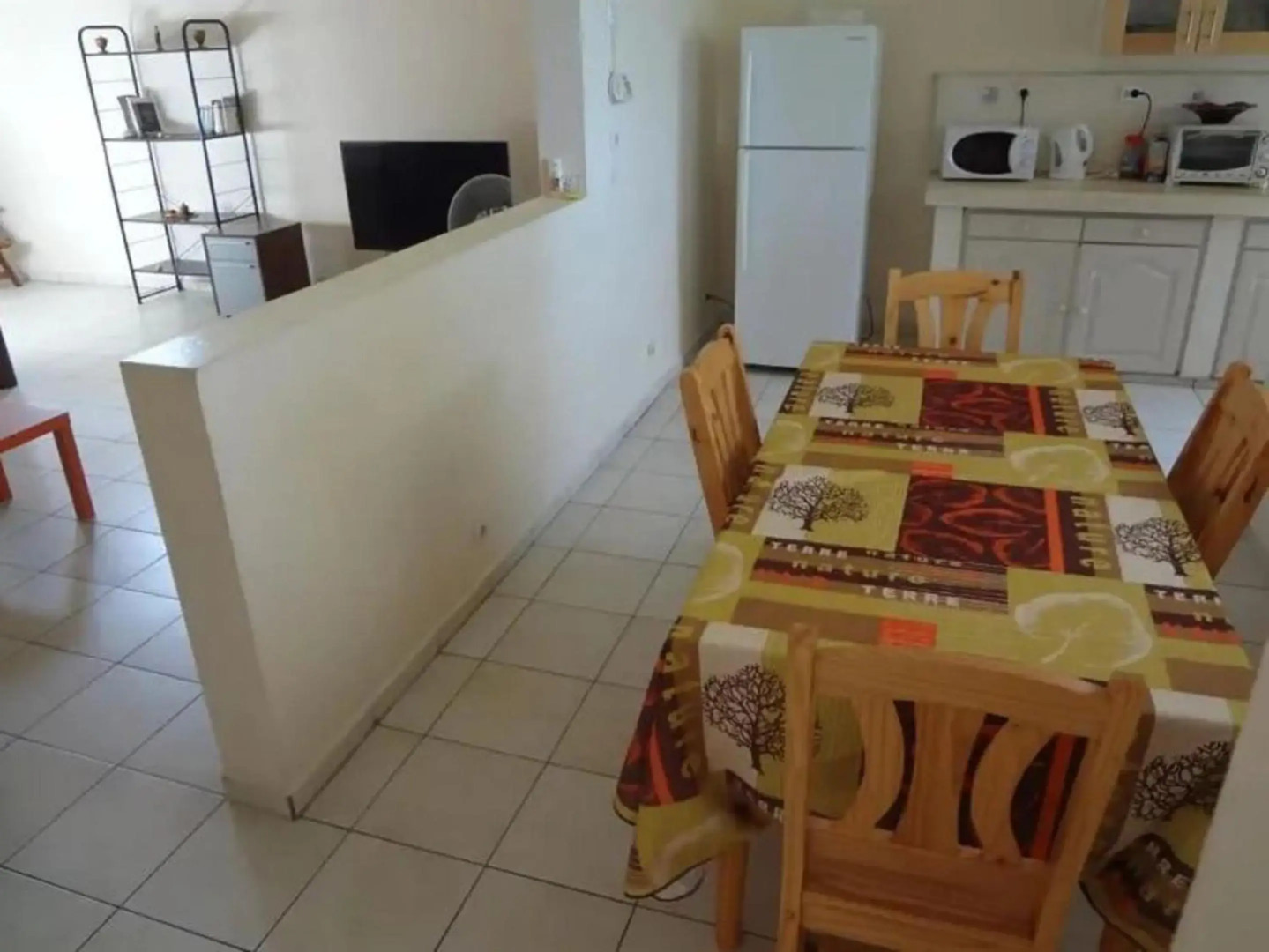 Maison de 3 chambres avec terrasse amenagee et wifi a Port Louis