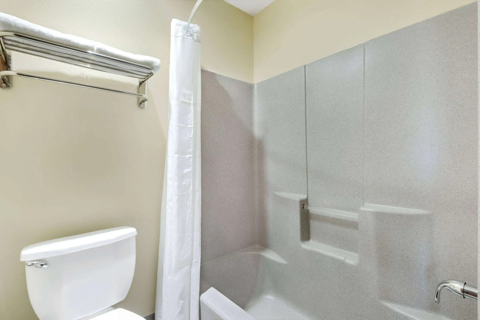 Super 8 by Wyndham Kansas City