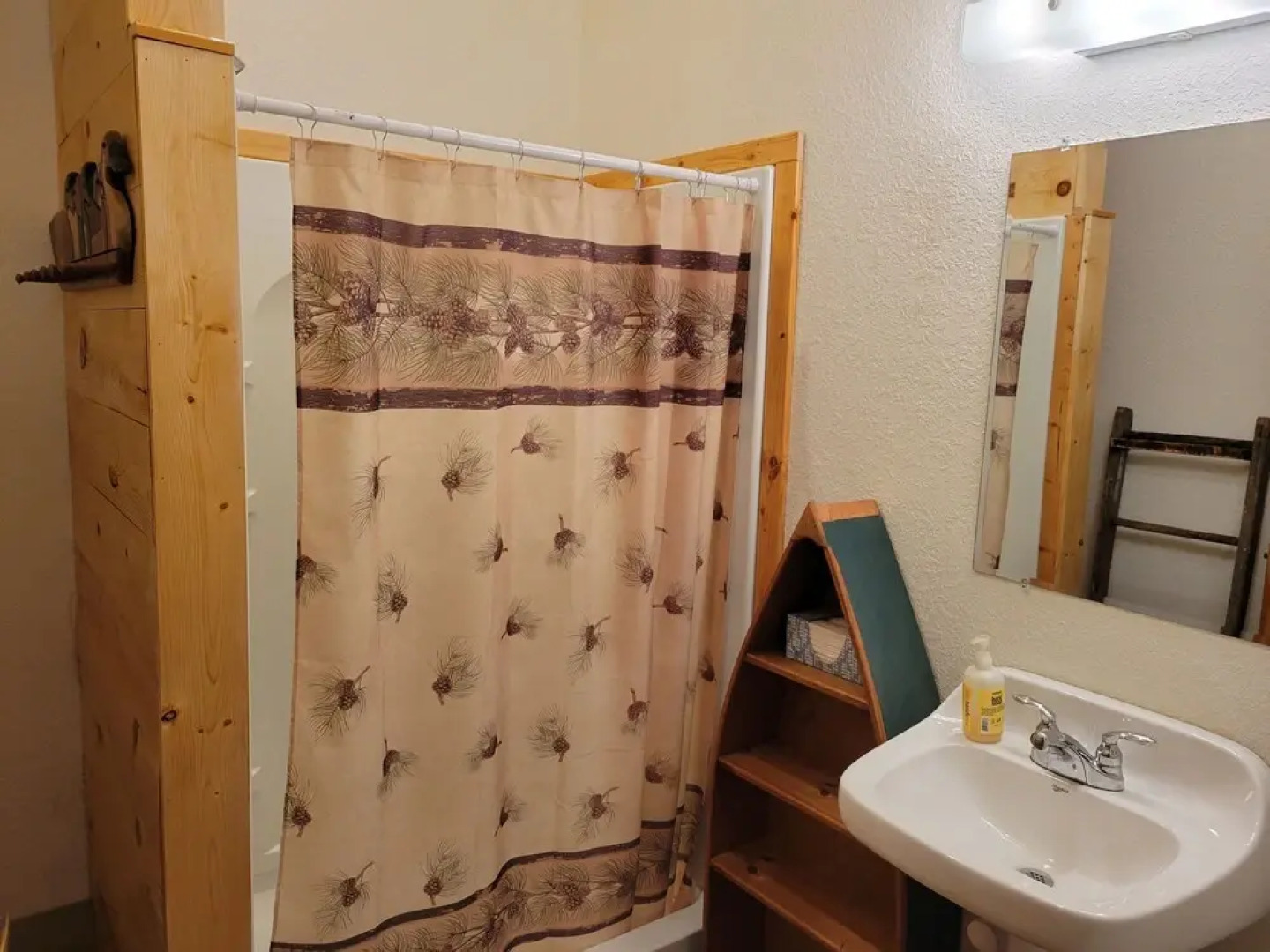 Dog-Friendly The Lodge Home in Quiet Location by RedAwning