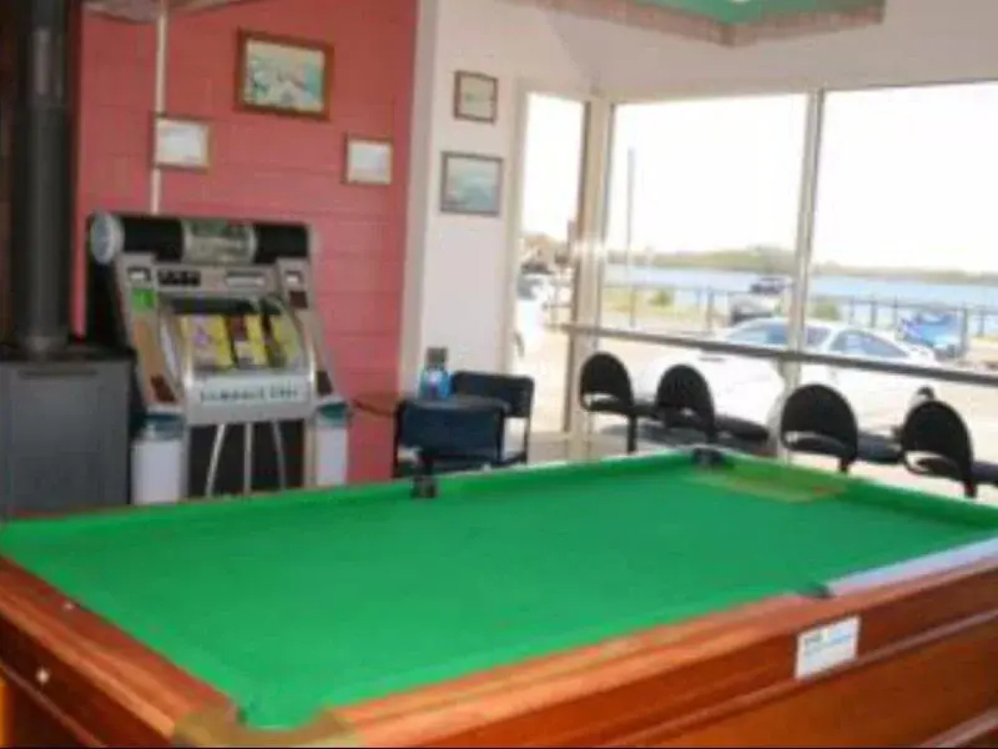 Regatta Point Tavern & Holiday Villas