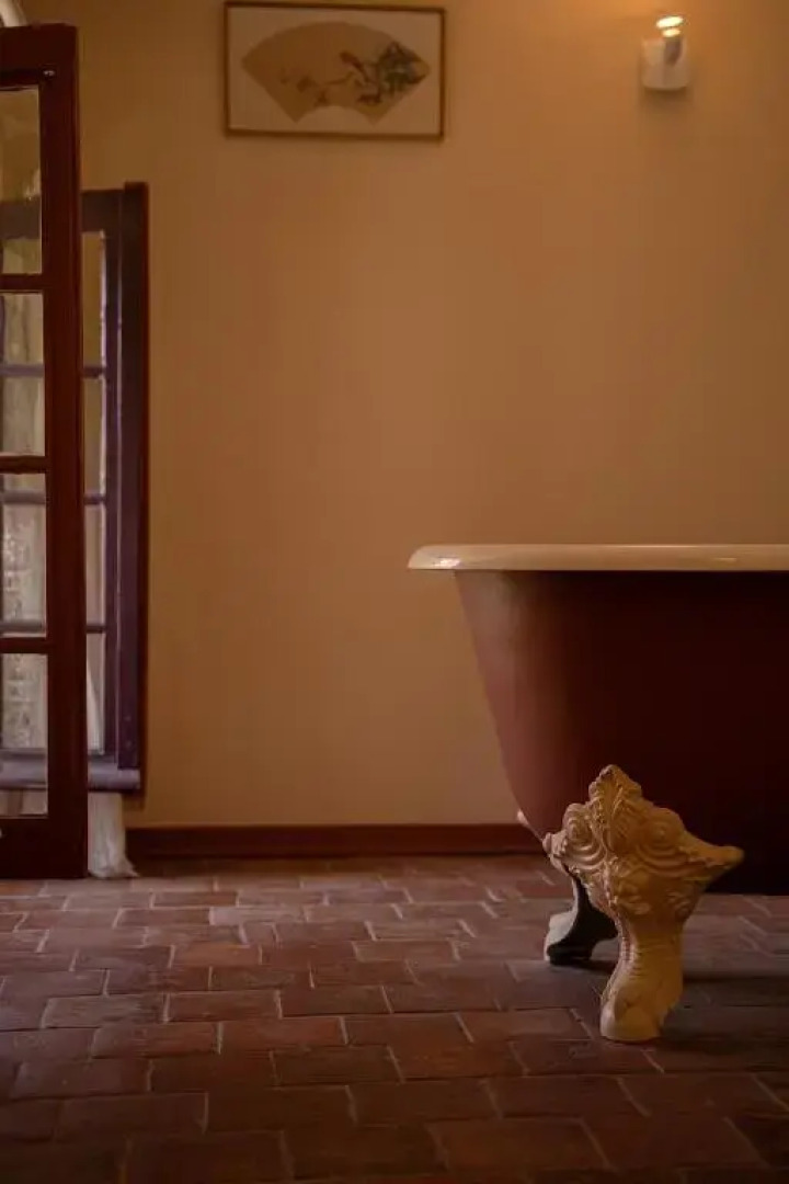 Escapade Place Voltaire