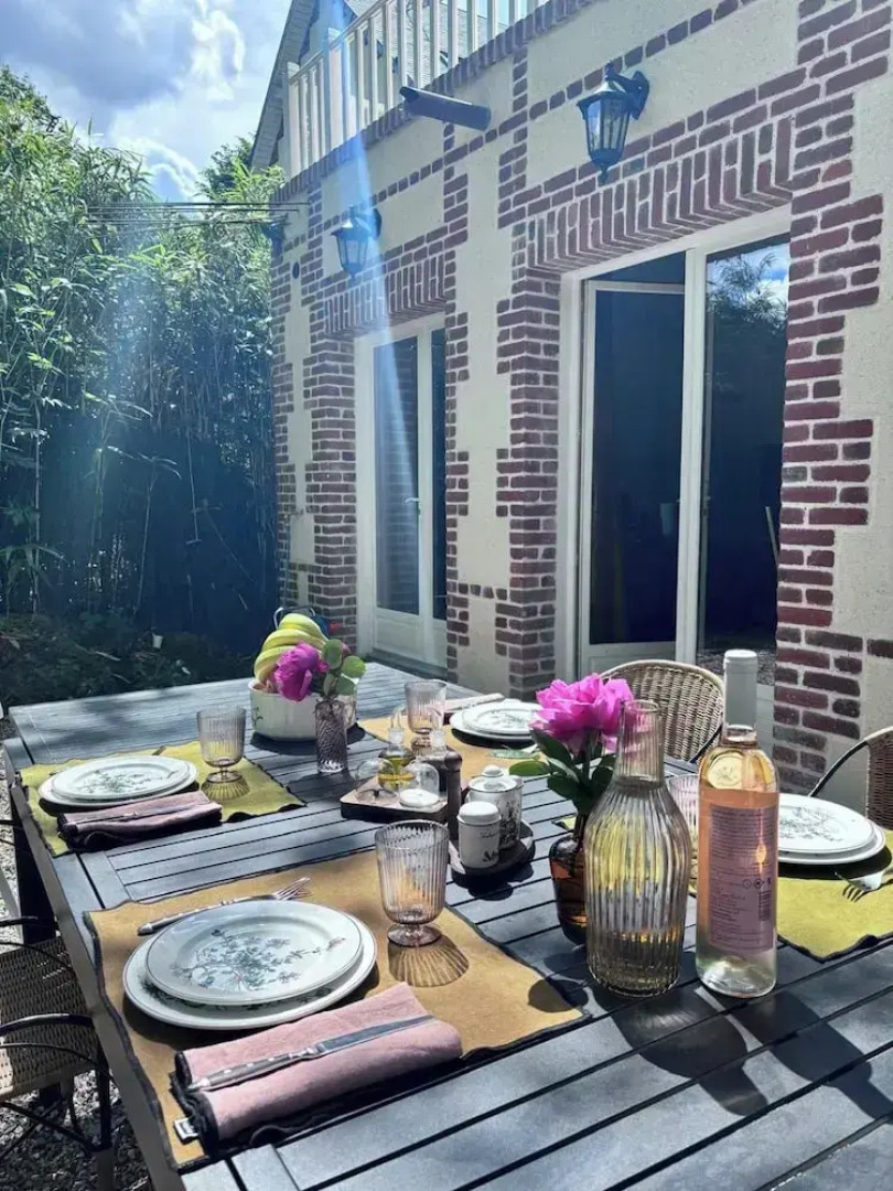 Exceptional 5 Bedroom House Near the Beach