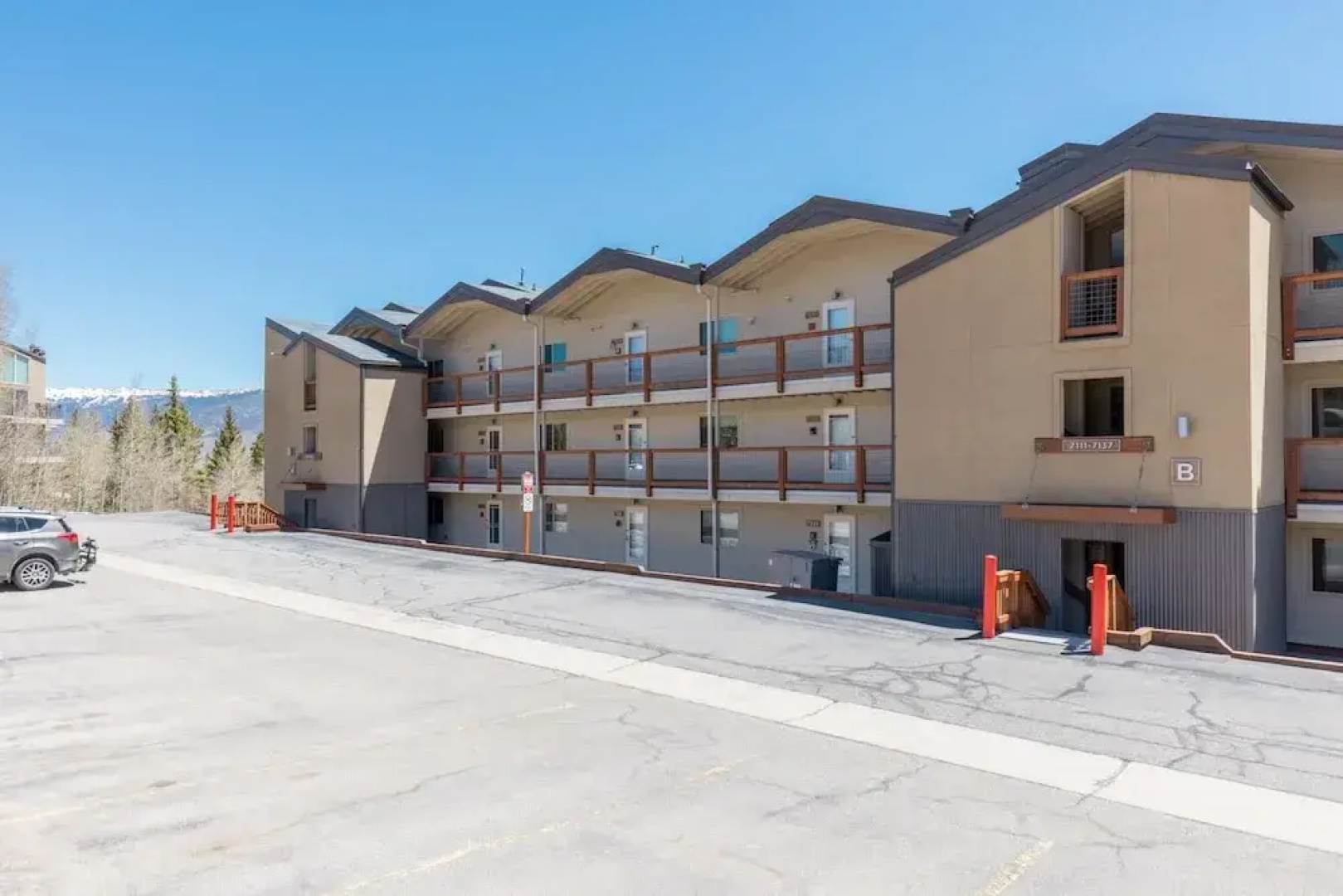 Silver Queen West, Building B, Unit 7137 by Summit County Mountain Retreats