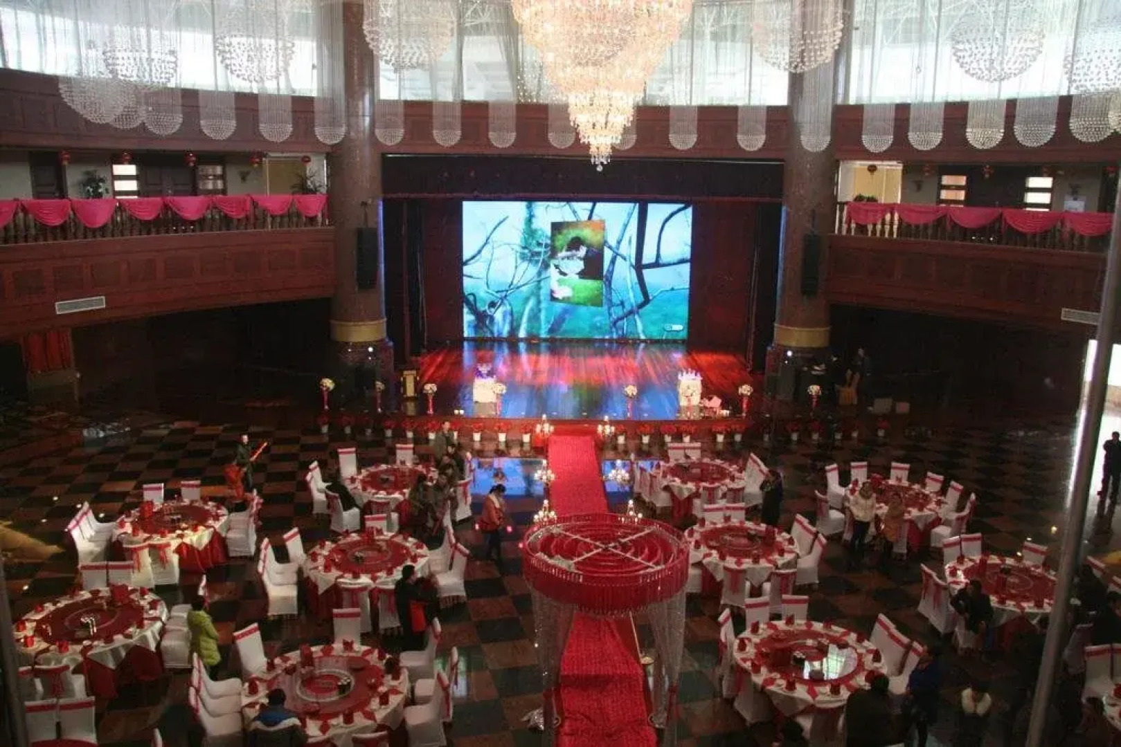 Qinghua Business Hotel