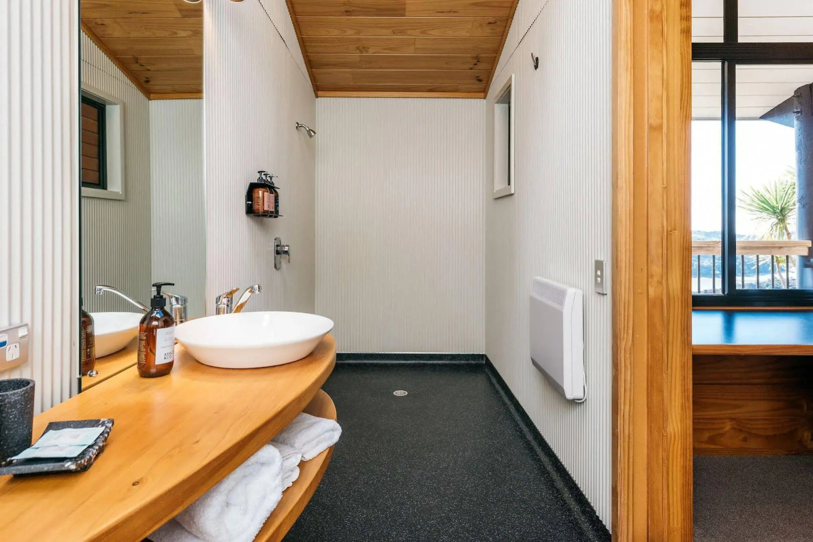 Te Whau Lodge