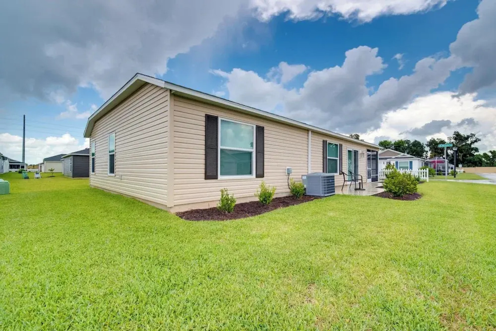 Sun-soaked Retreat in The Villages w/ Grill!