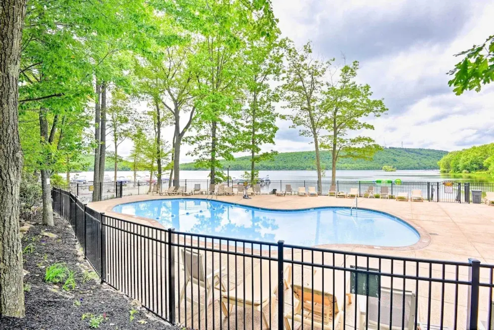 Big Boulder Mountain Townhome w/ Lake Club Access!