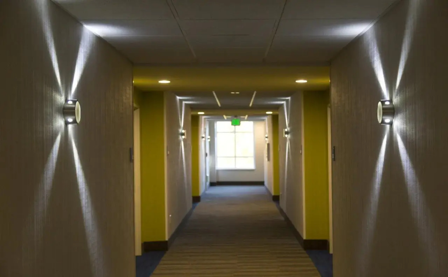 Holiday Inn Express & Suites Seattle South - Tukwila by IHG