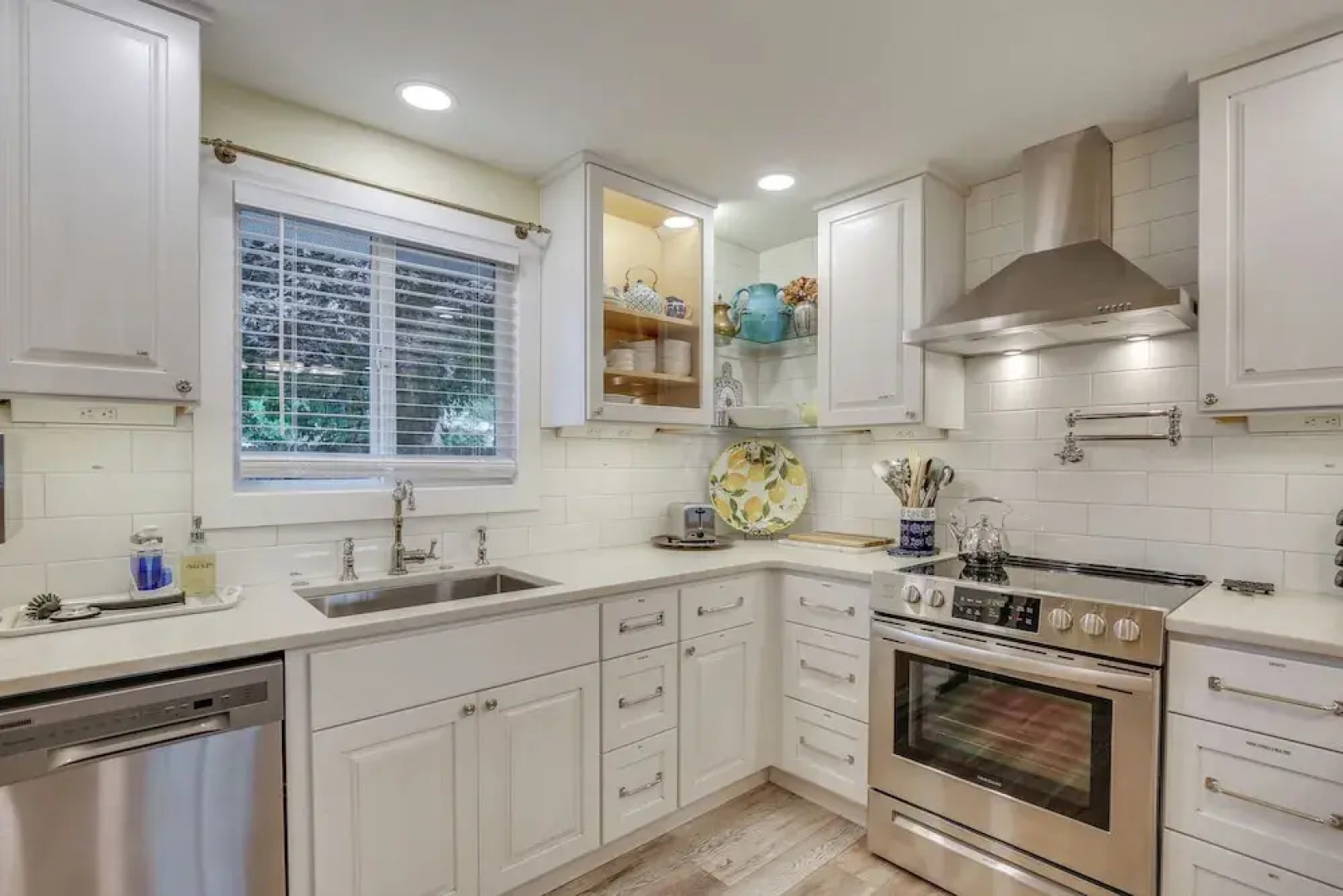 Hot Tub & Fenced Yard: Cozy Cottage Grove Home